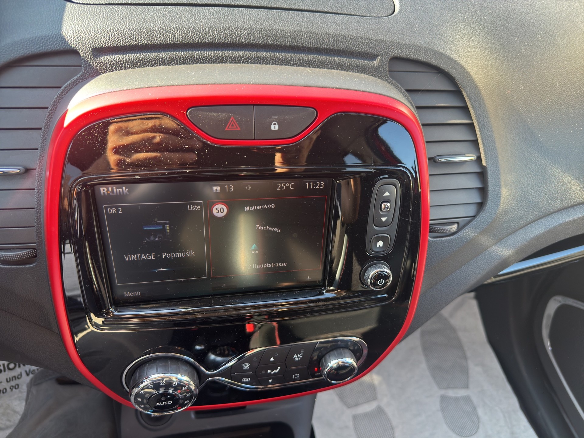 RENAULT Captur 1.5 dCi Swiss Edition-image-18
