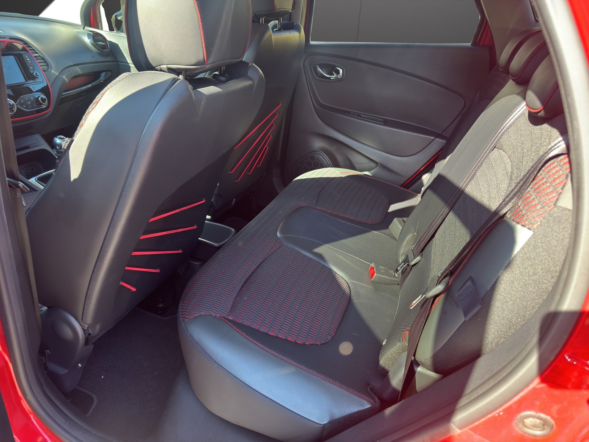 RENAULT Captur 1.5 dCi Swiss Edition-image-9