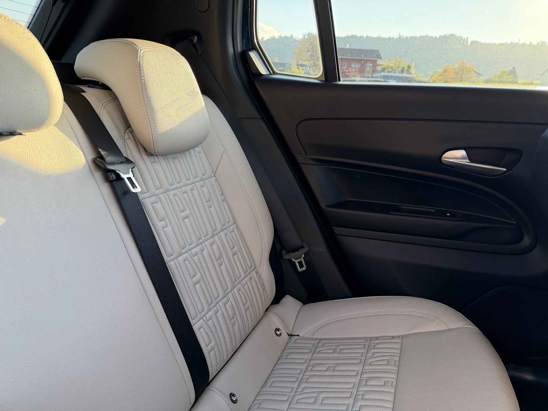 FIAT 1.2 Hybrid 145 La Prima-image-2