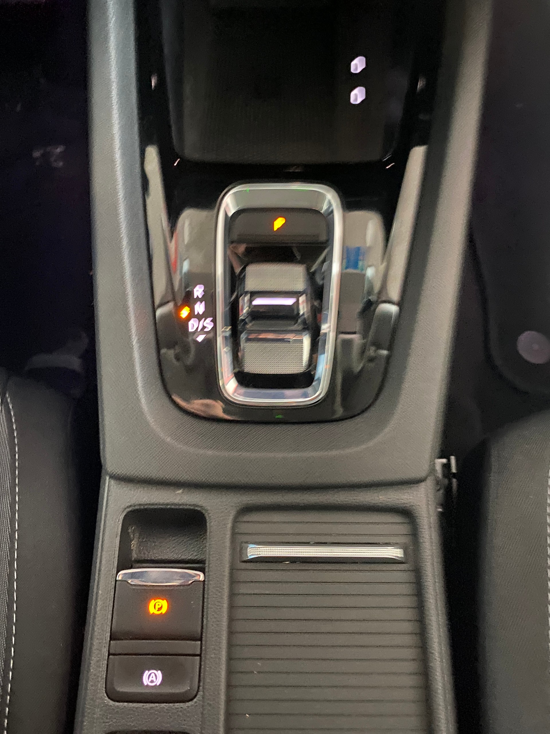 SKODA Octavia Combi 2.0 TDI DSG Ambition-image-11