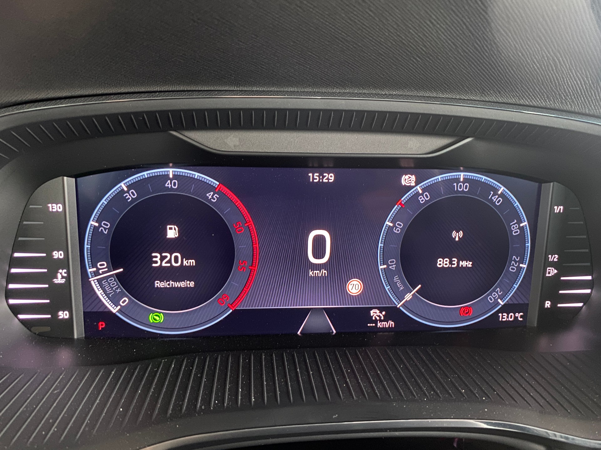 SKODA Octavia Combi 2.0 TDI DSG Ambition-image-16