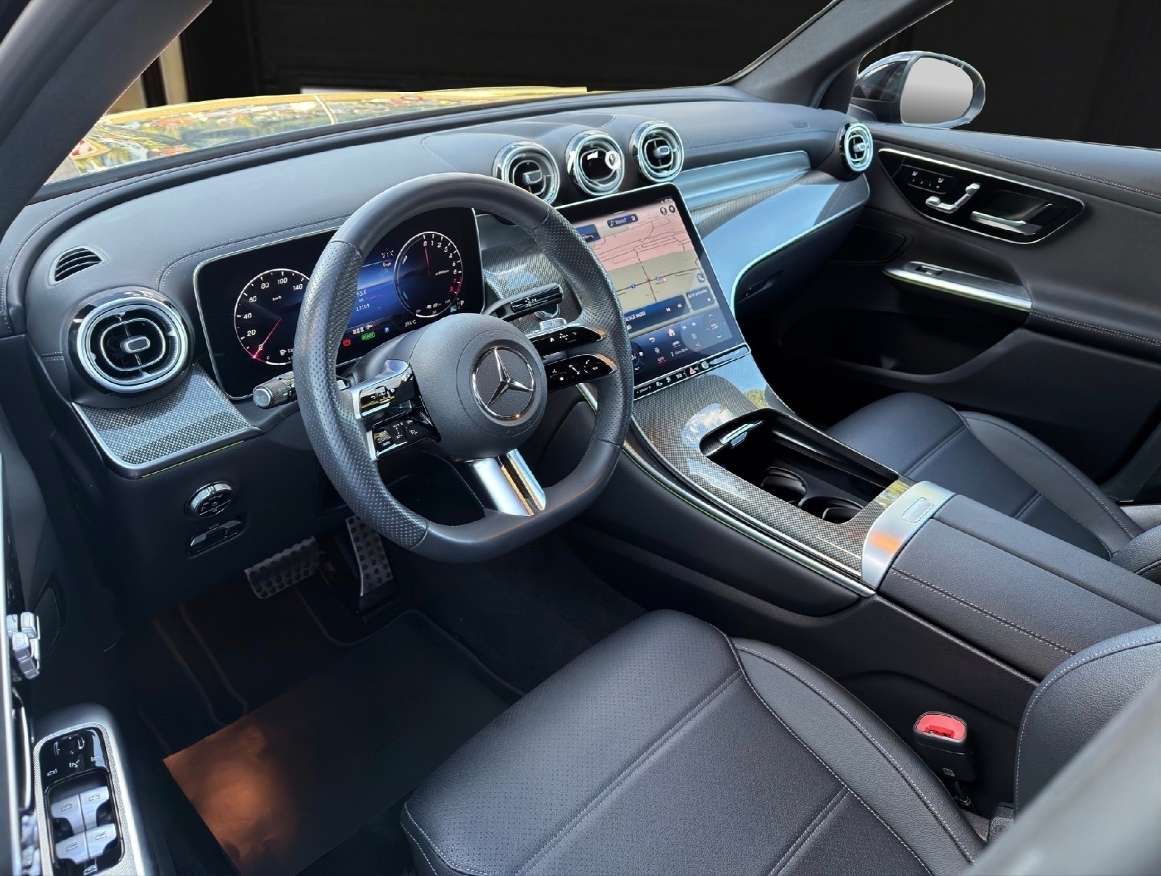 MERCEDES-BENZ GLC 400 e AMG Line 4matic Vollausstattung-image-5