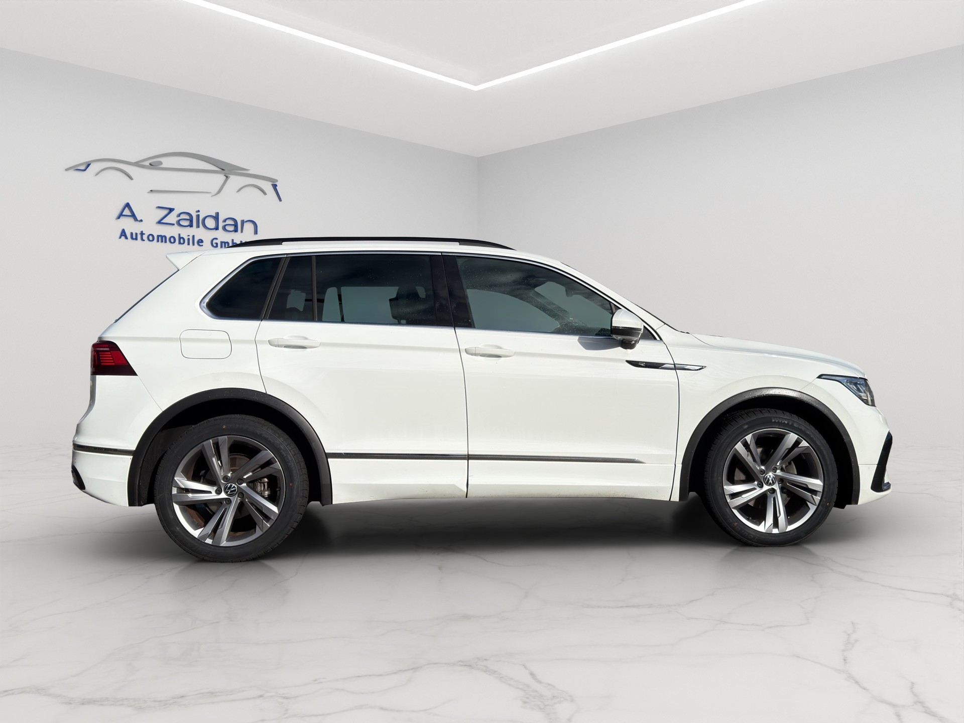 VW Tiguan 2.0 TDI SCR R-Line 4Motion DSG-image-3