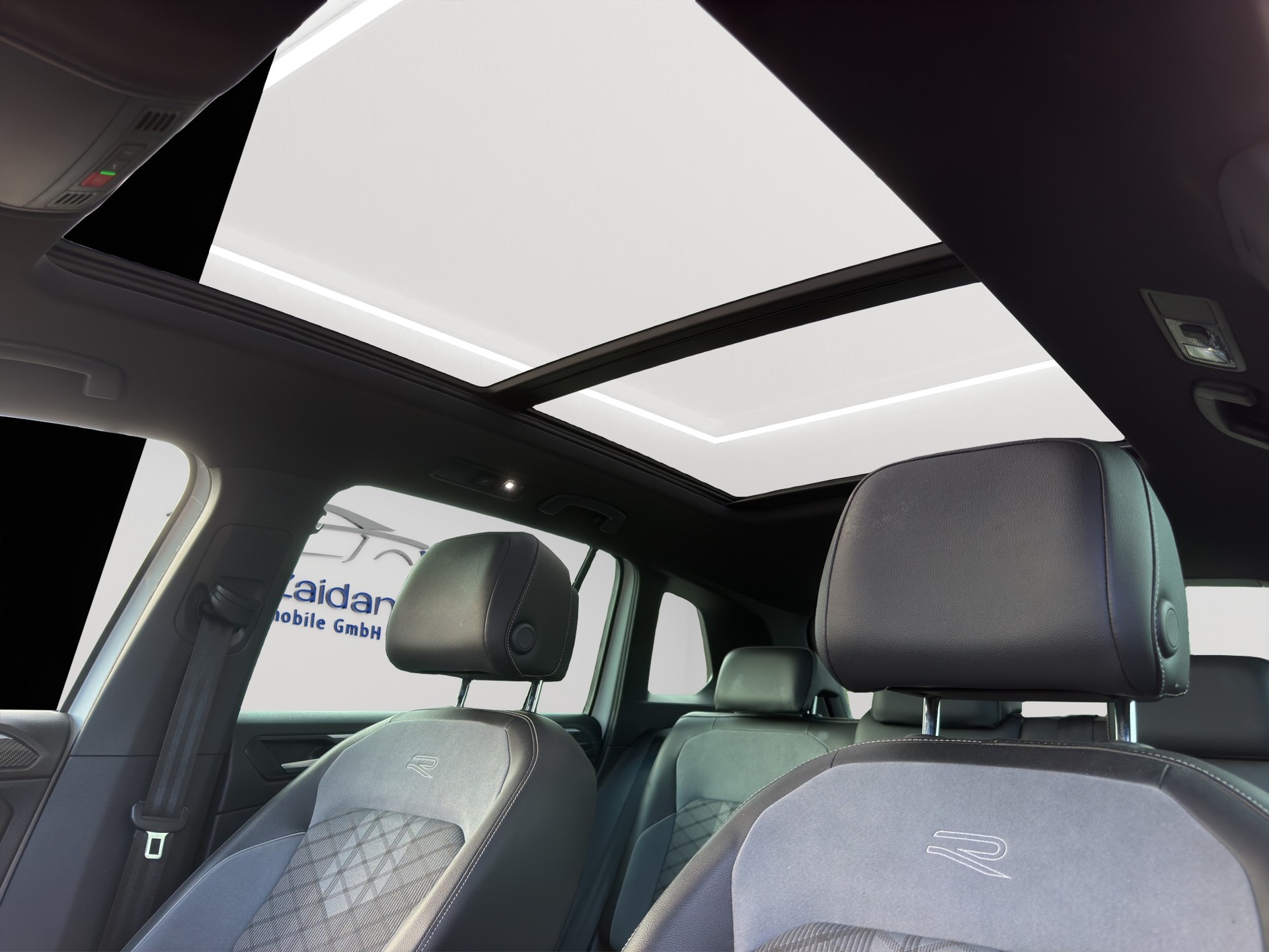 VW Tiguan 2.0 TDI SCR R-Line 4Motion DSG-image-14