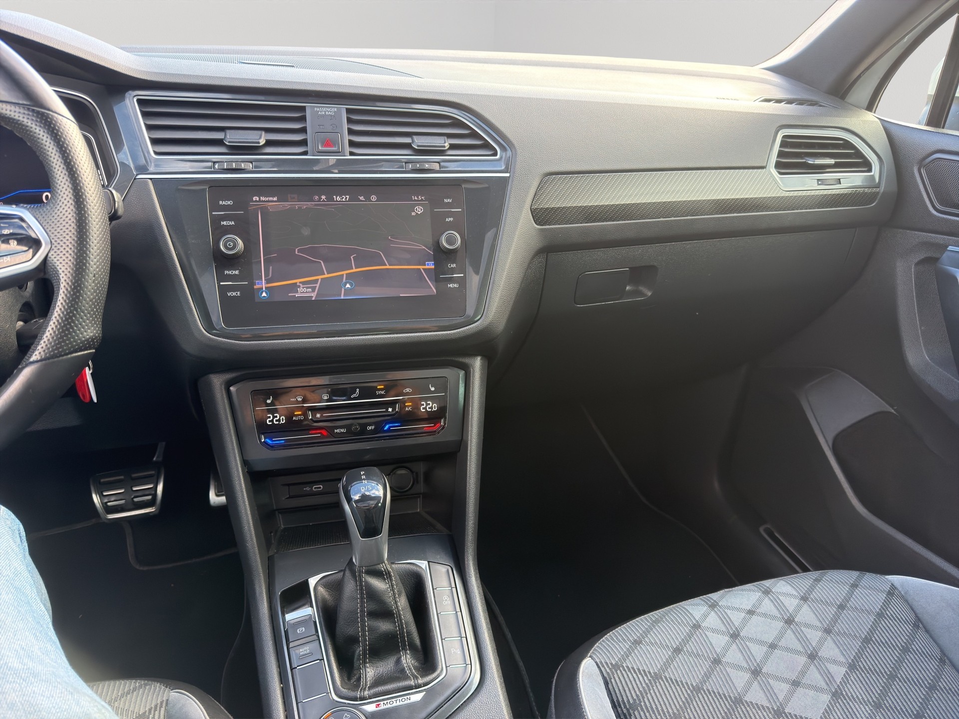 VW Tiguan 2.0 TDI SCR R-Line 4Motion DSG-image-12