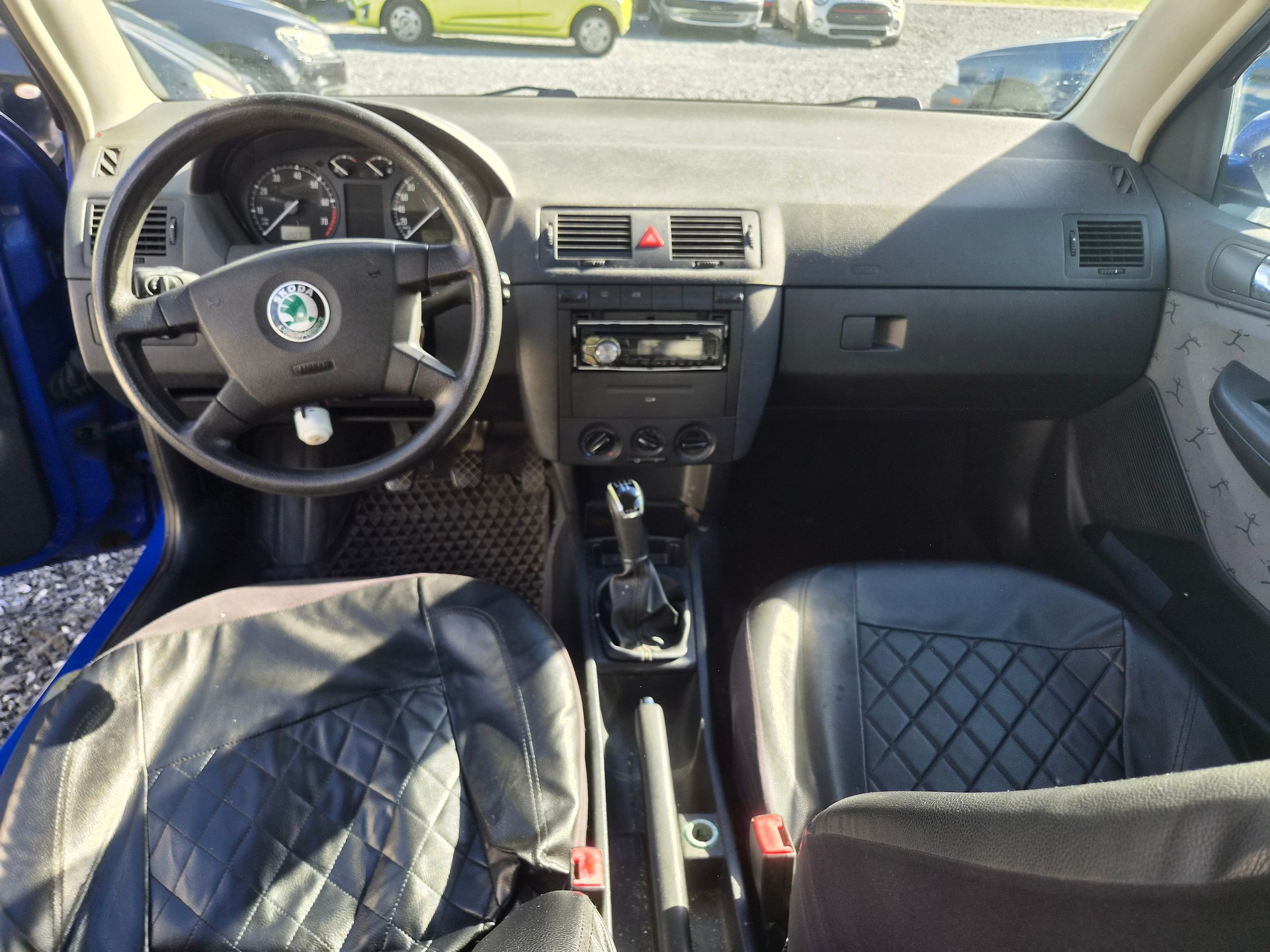 SKODA Fabia 1.4 16V Comfort-image-9