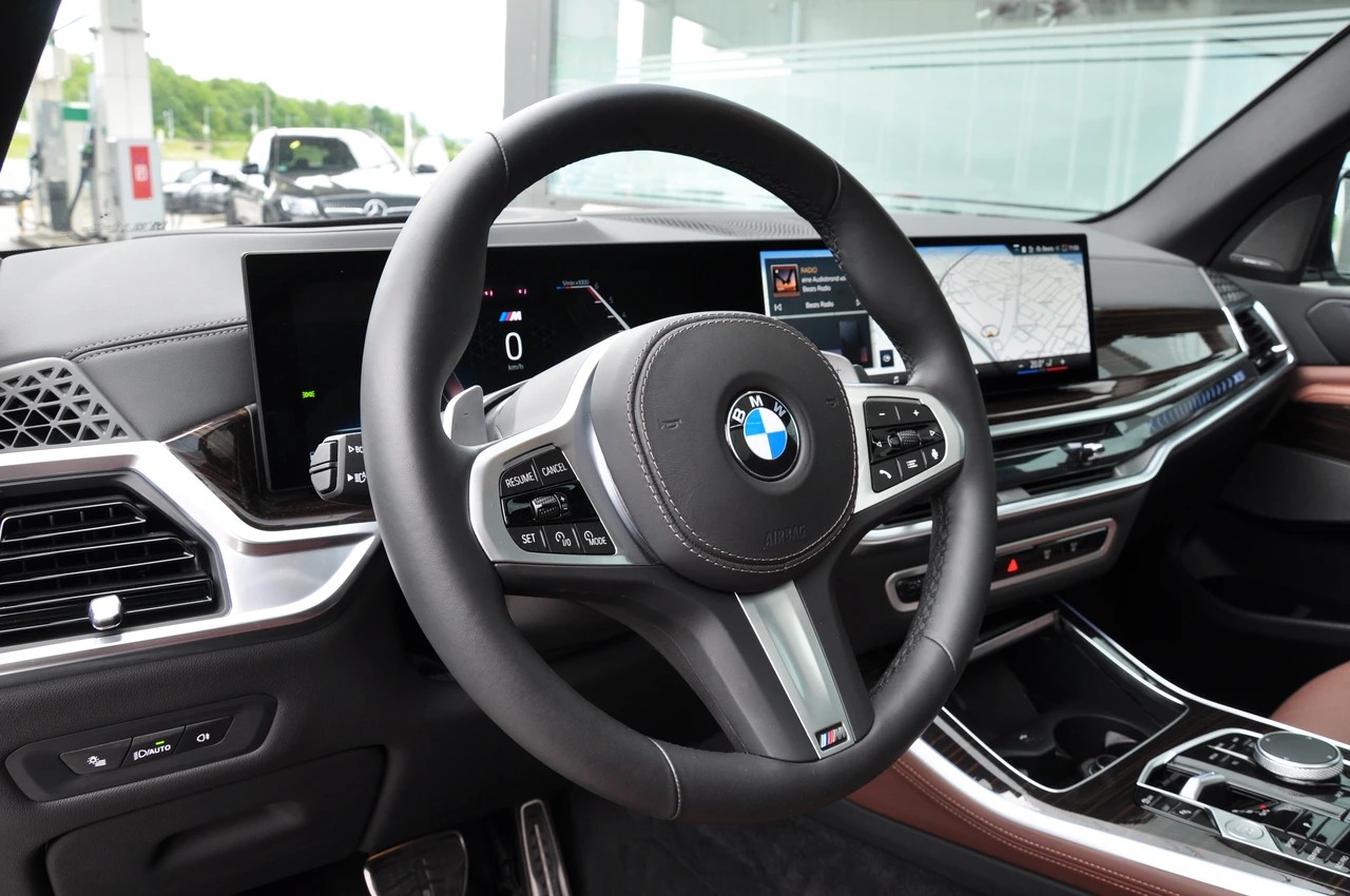 BMW X5 xDrive 48V 40d M Sport Pro Steptronic-image-26