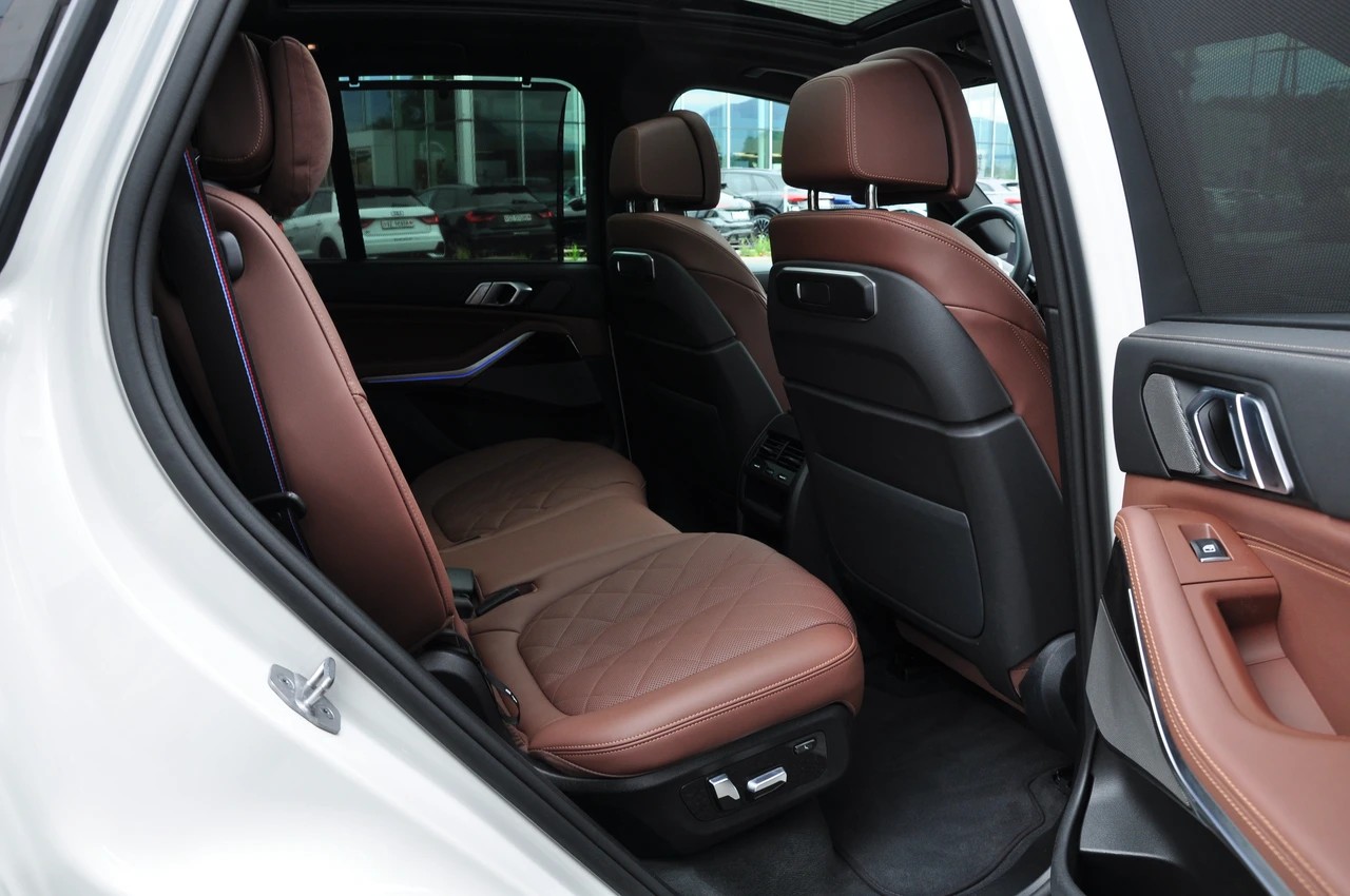 BMW X5 xDrive 48V 40d M Sport Pro Steptronic-image-29