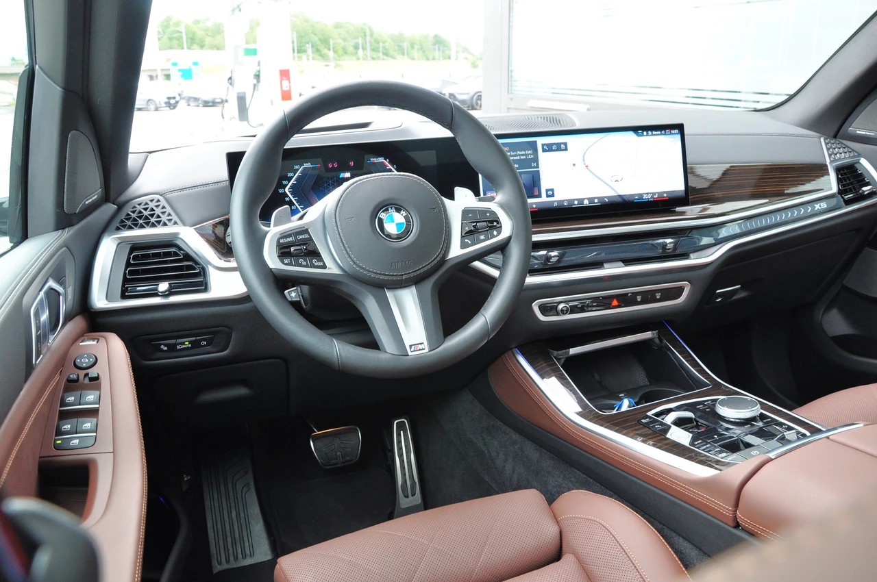 BMW X5 xDrive 48V 40d M Sport Pro Steptronic-image-21