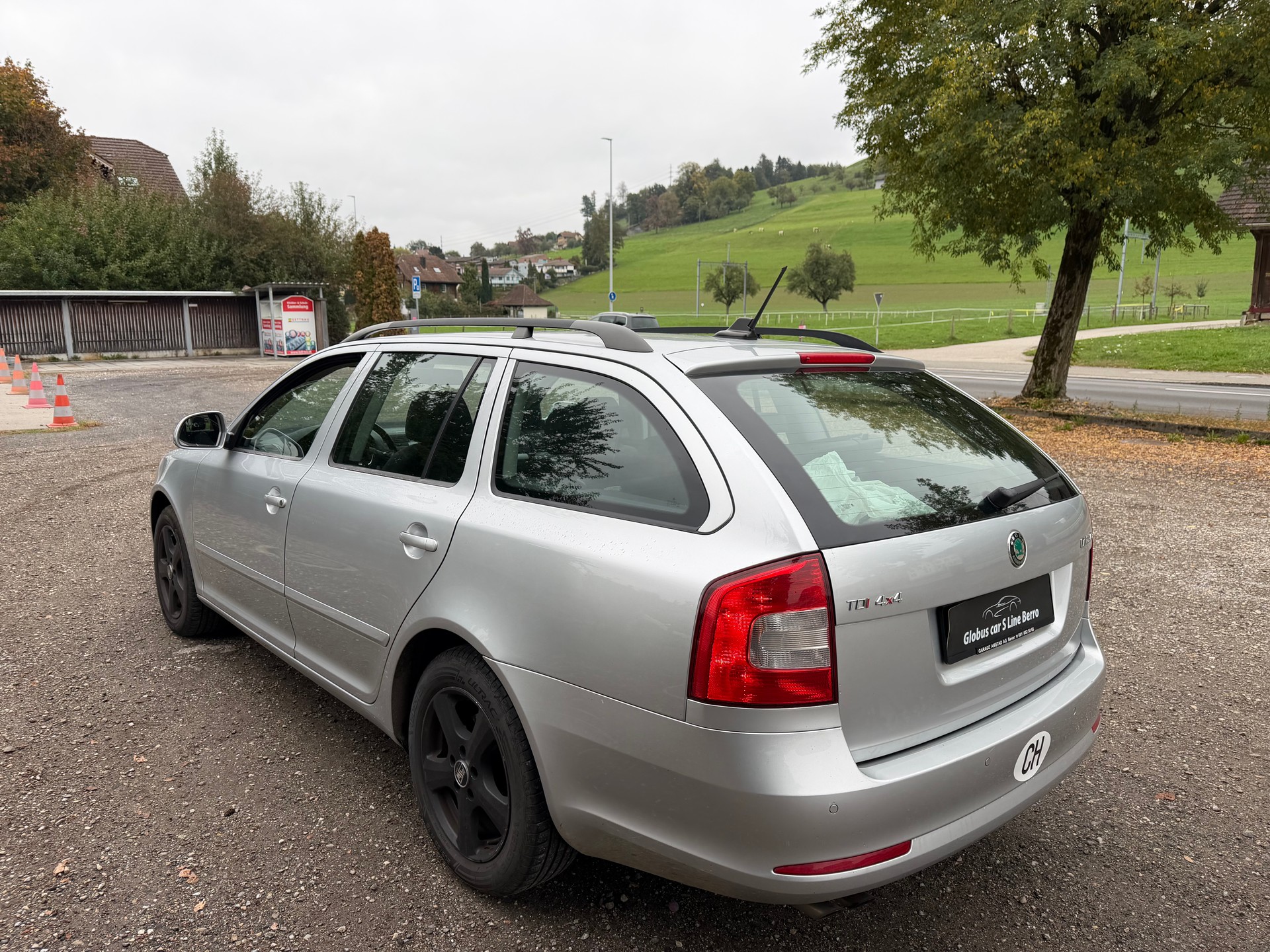 SKODA Octavia Combi 2.0 TDI Laurin & Klement 4x4-image-5