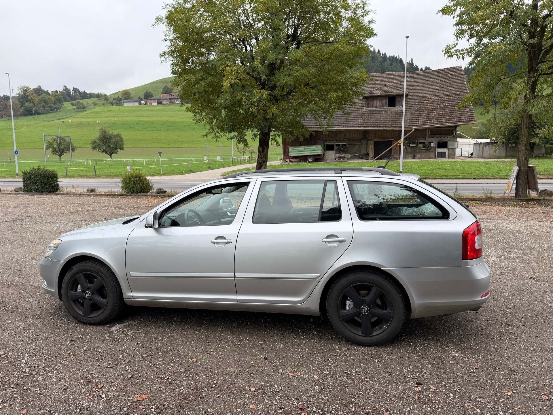 SKODA Octavia Combi 2.0 TDI Laurin & Klement 4x4-image-6