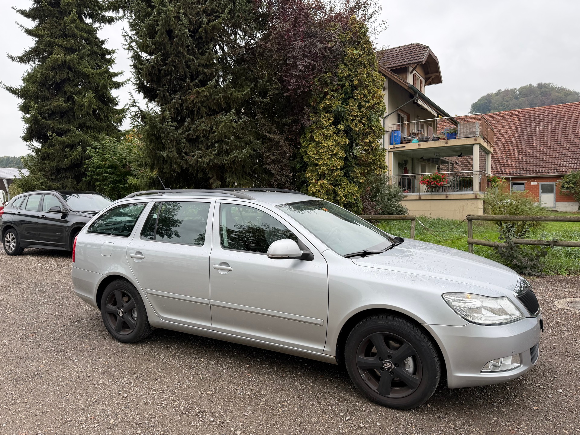 SKODA Octavia Combi 2.0 TDI Laurin & Klement 4x4-image-2