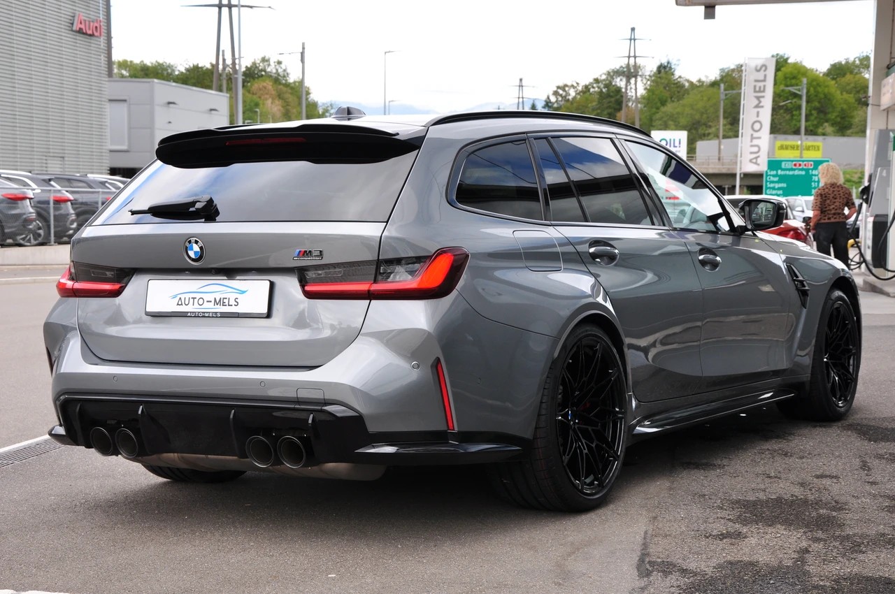 BMW M3 Touring xDrive Competition M-image-11
