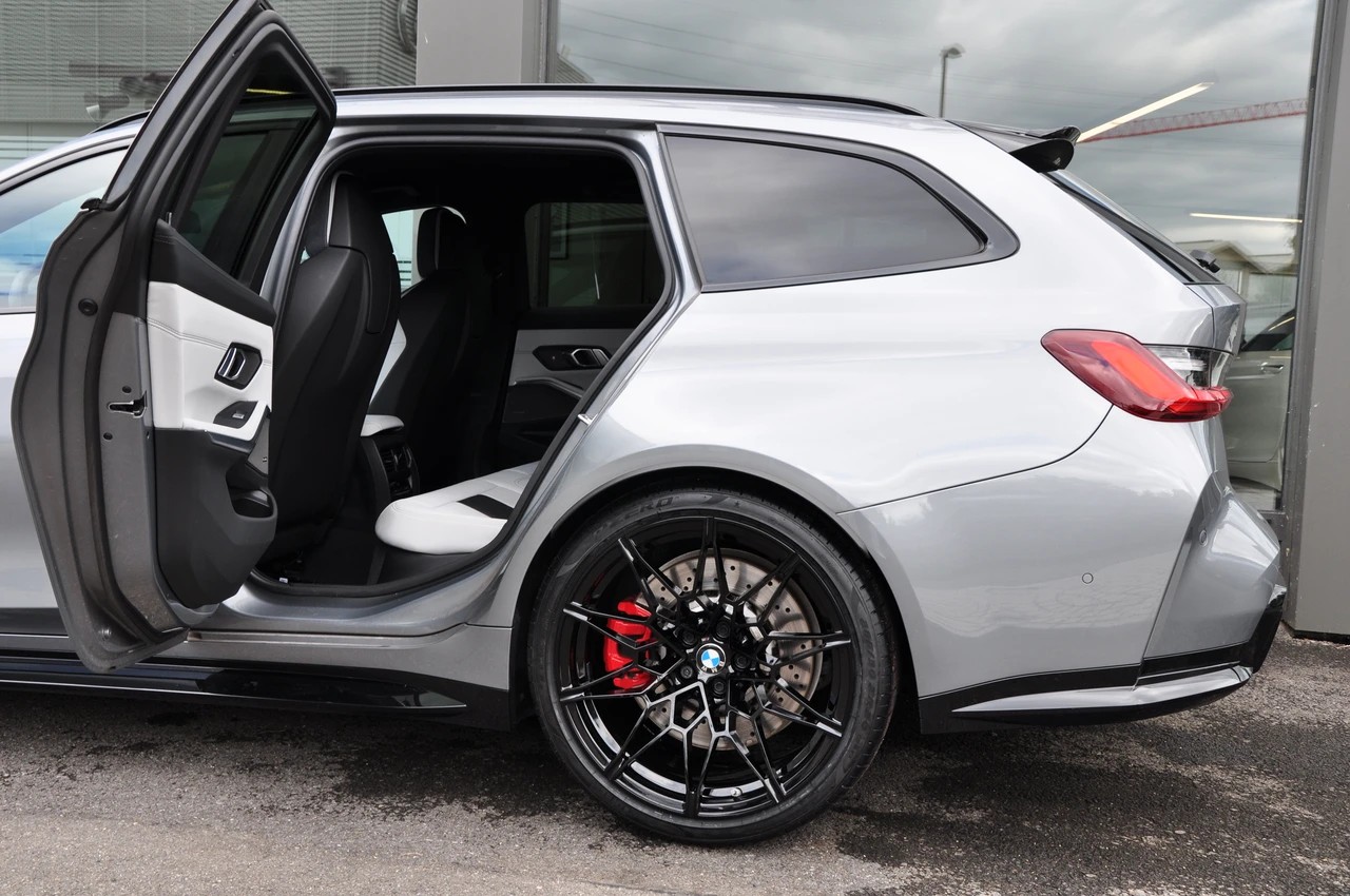BMW M3 Touring xDrive Competition M-image-17