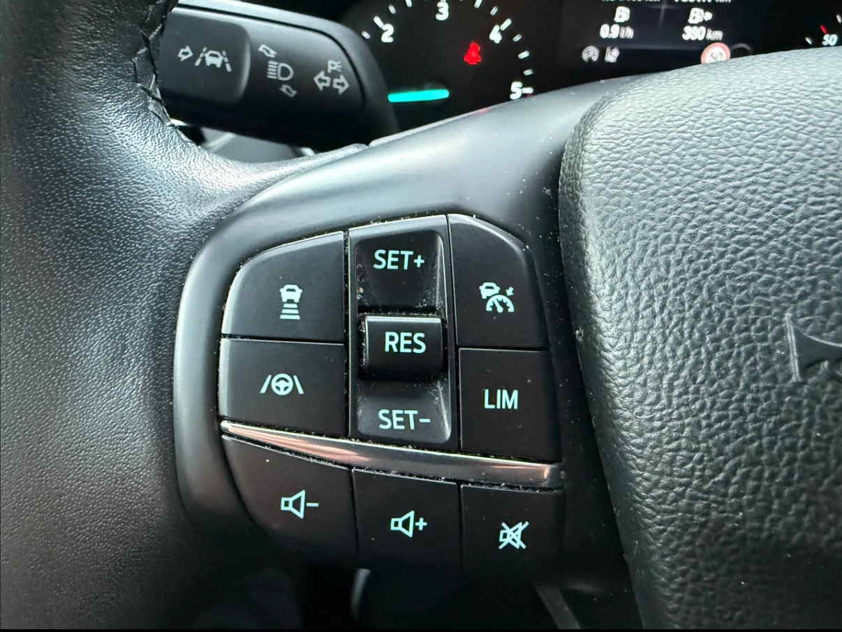 FORD Focus Station Wagon 1.5 EcoBlue 120 Cool & Connect-image-17