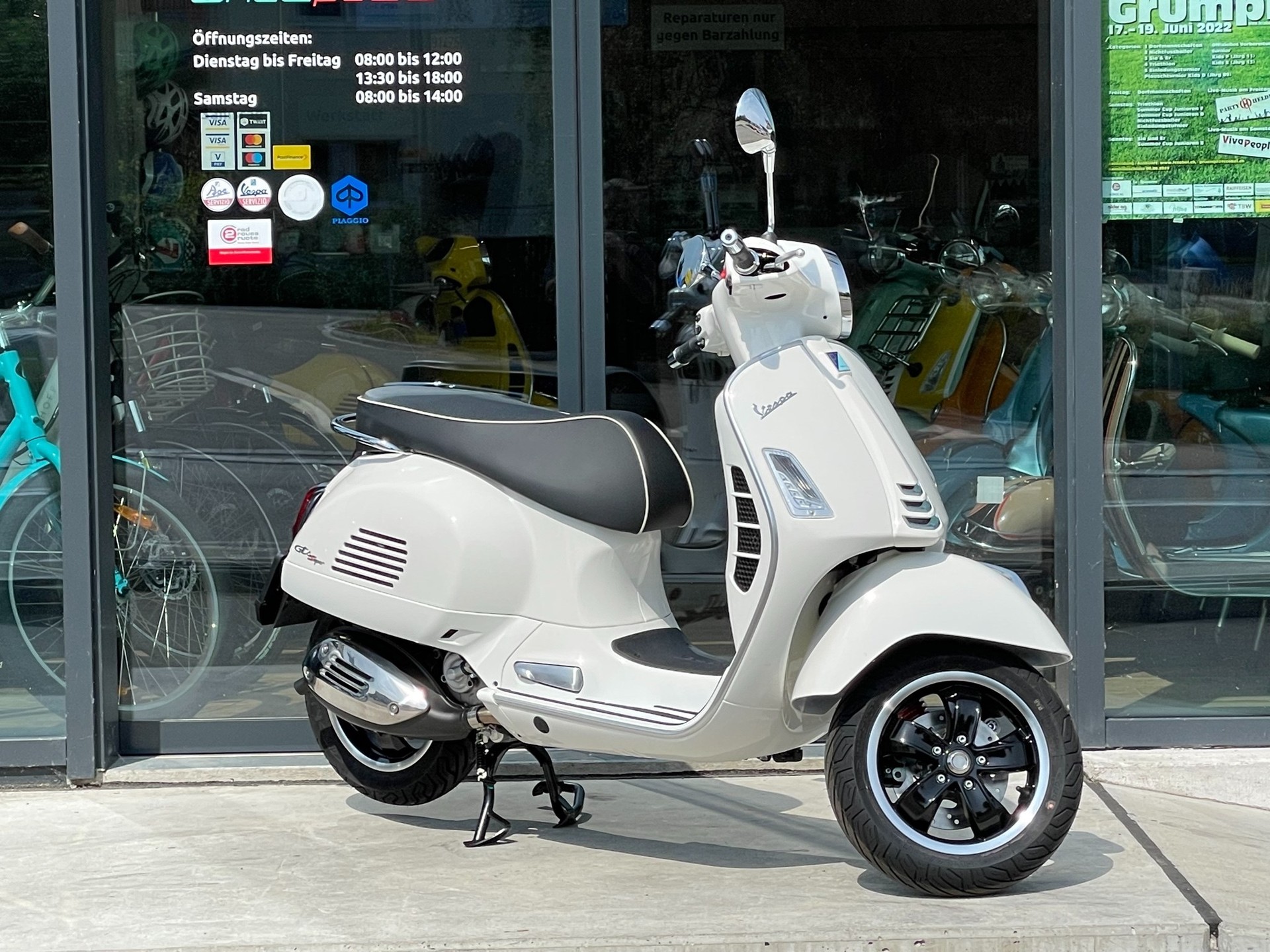 PIAGGIO Vespa GTS 300 HPE Super ABS/ASR