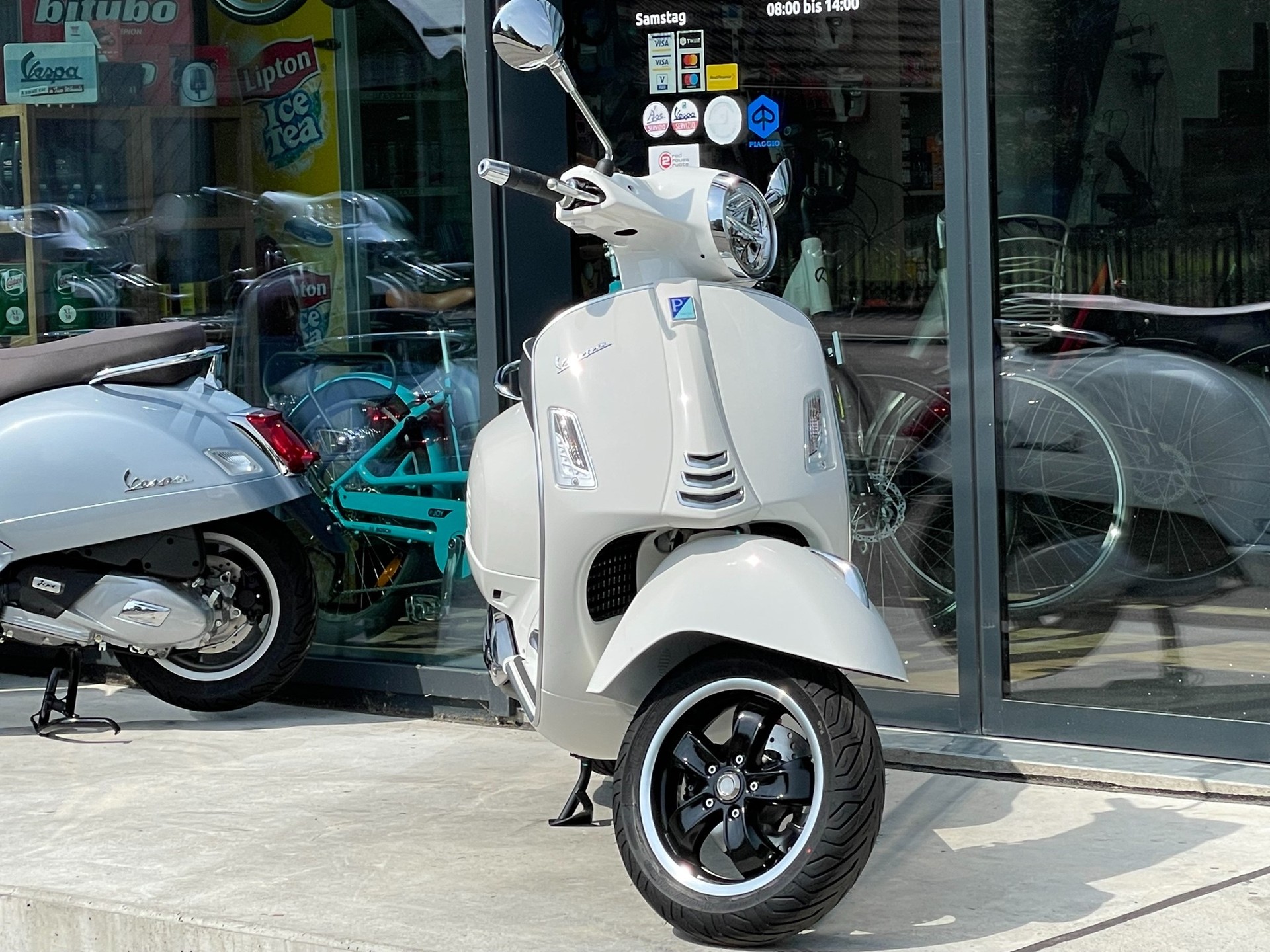PIAGGIO Vespa GTS 300 HPE Super ABS/ASR-image-8