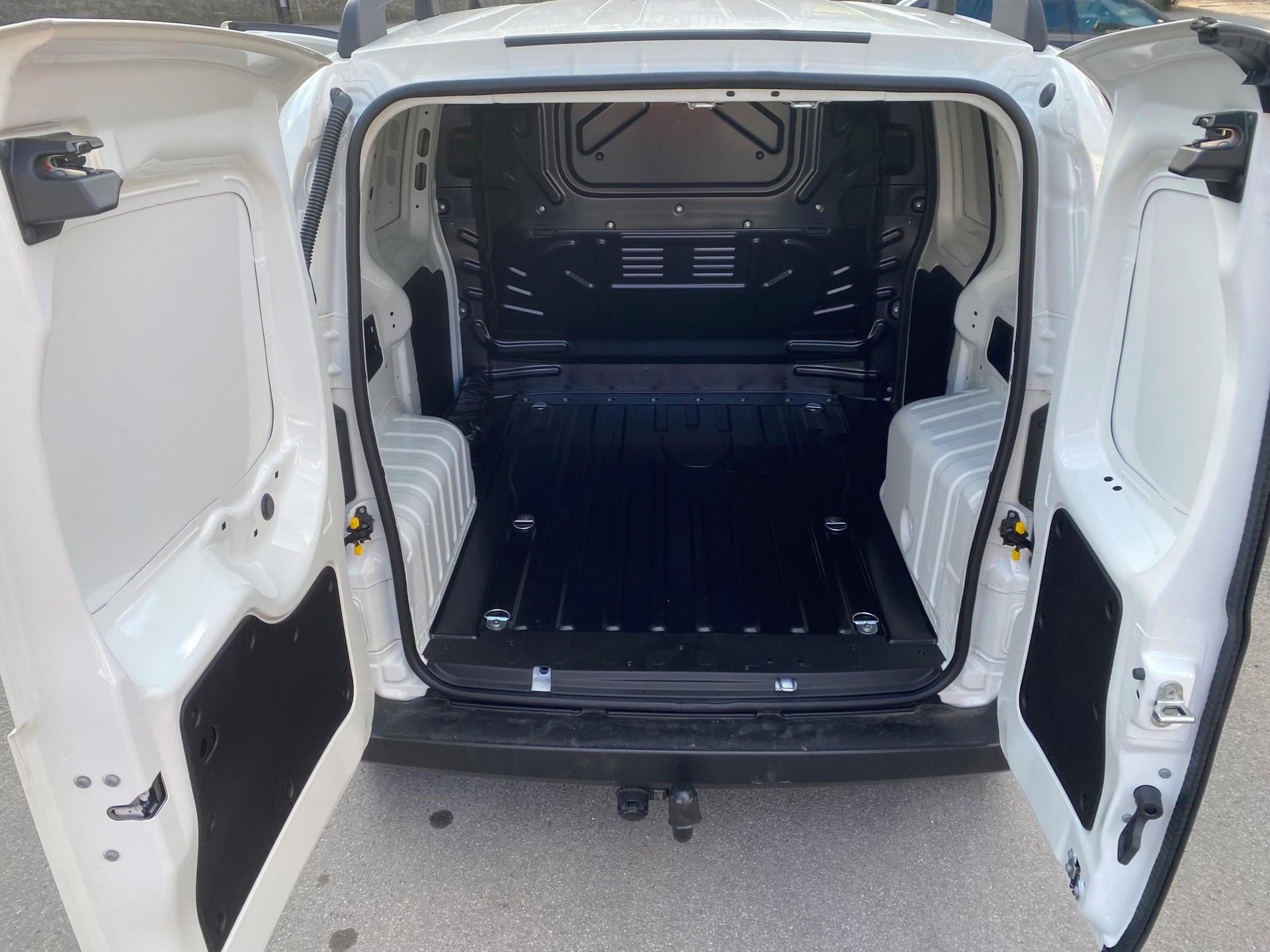 FIAT Fiorino 1.3 MJ Easy Pro-image-6