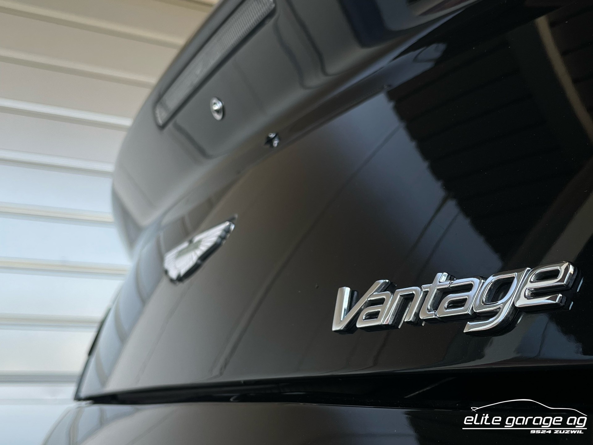 ASTON MARTIN V8 Vantage 4.7 Sportshift-image-12