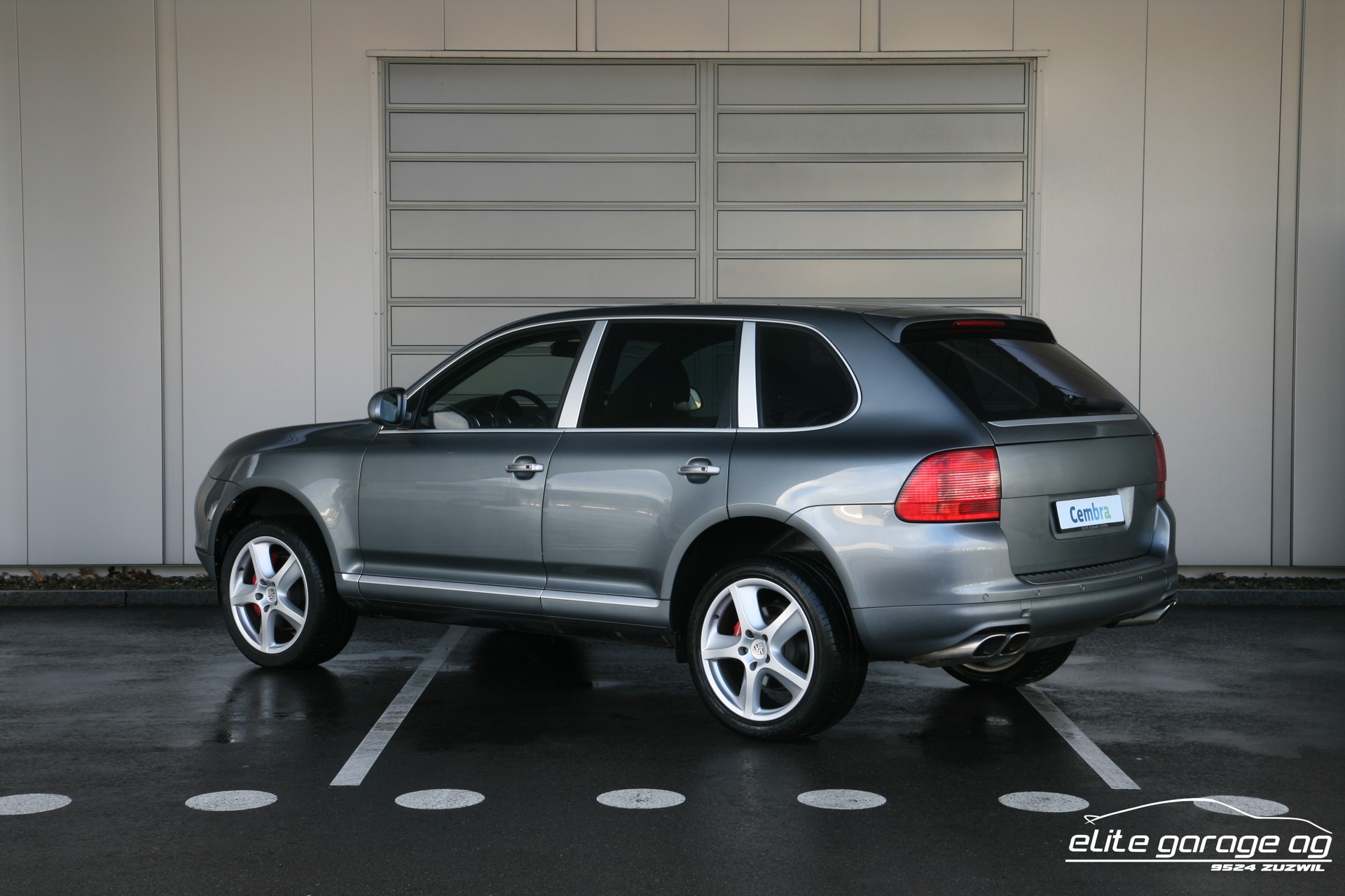 PORSCHE Cayenne Turbo-image-2