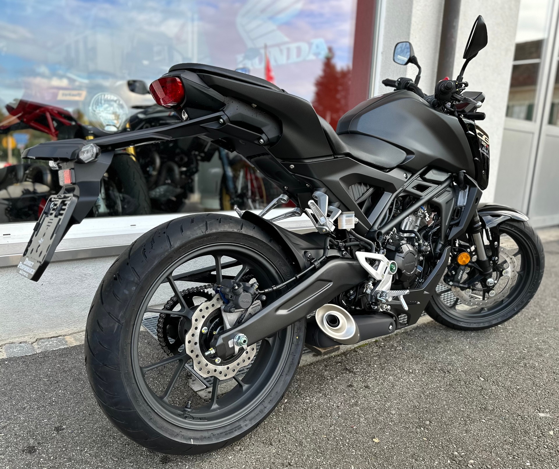 HONDA CB 125 R-showroom-element-3