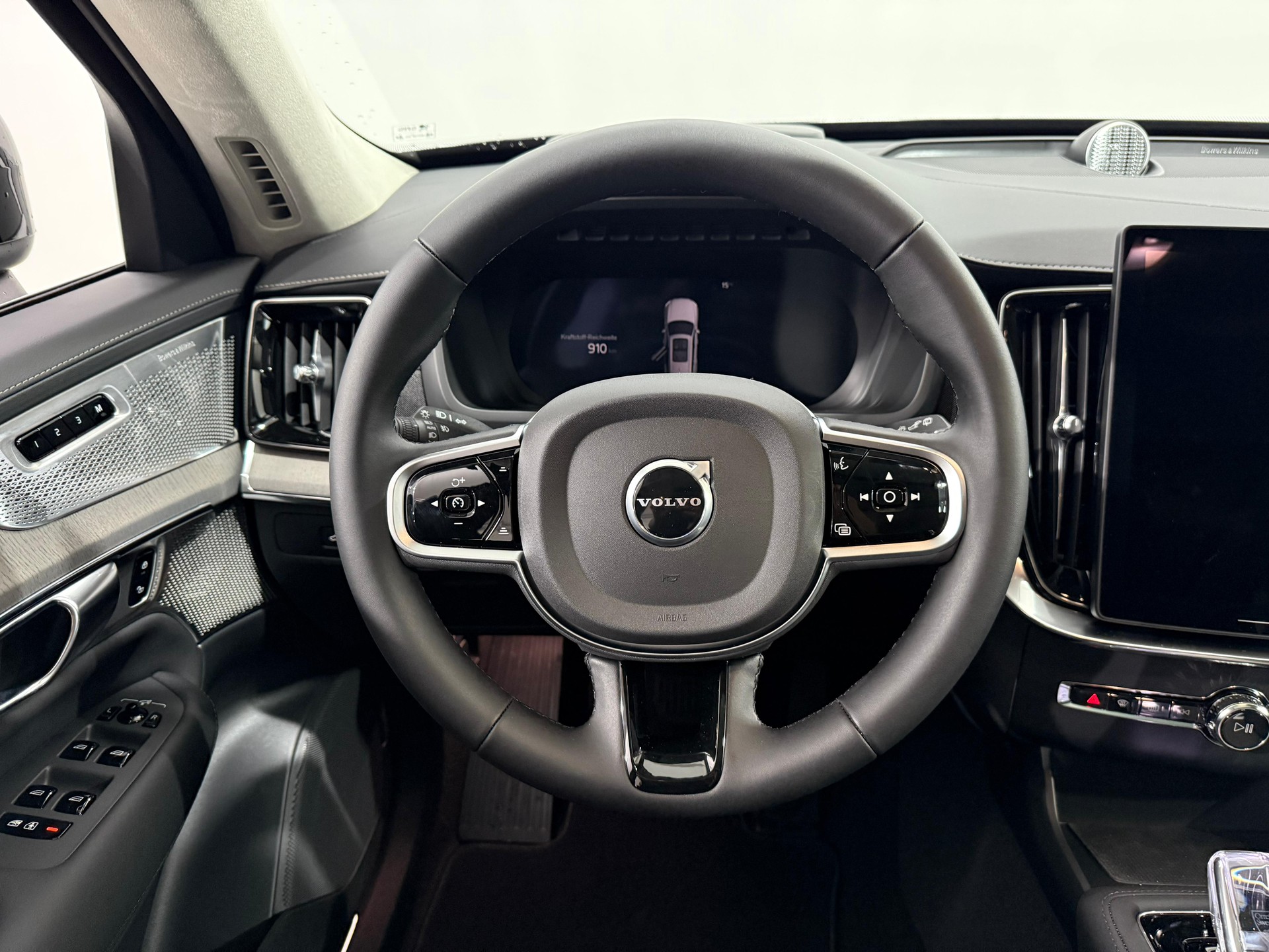 VOLVO XC90 2.0 T8 TE Ultra Bright eA-image-12