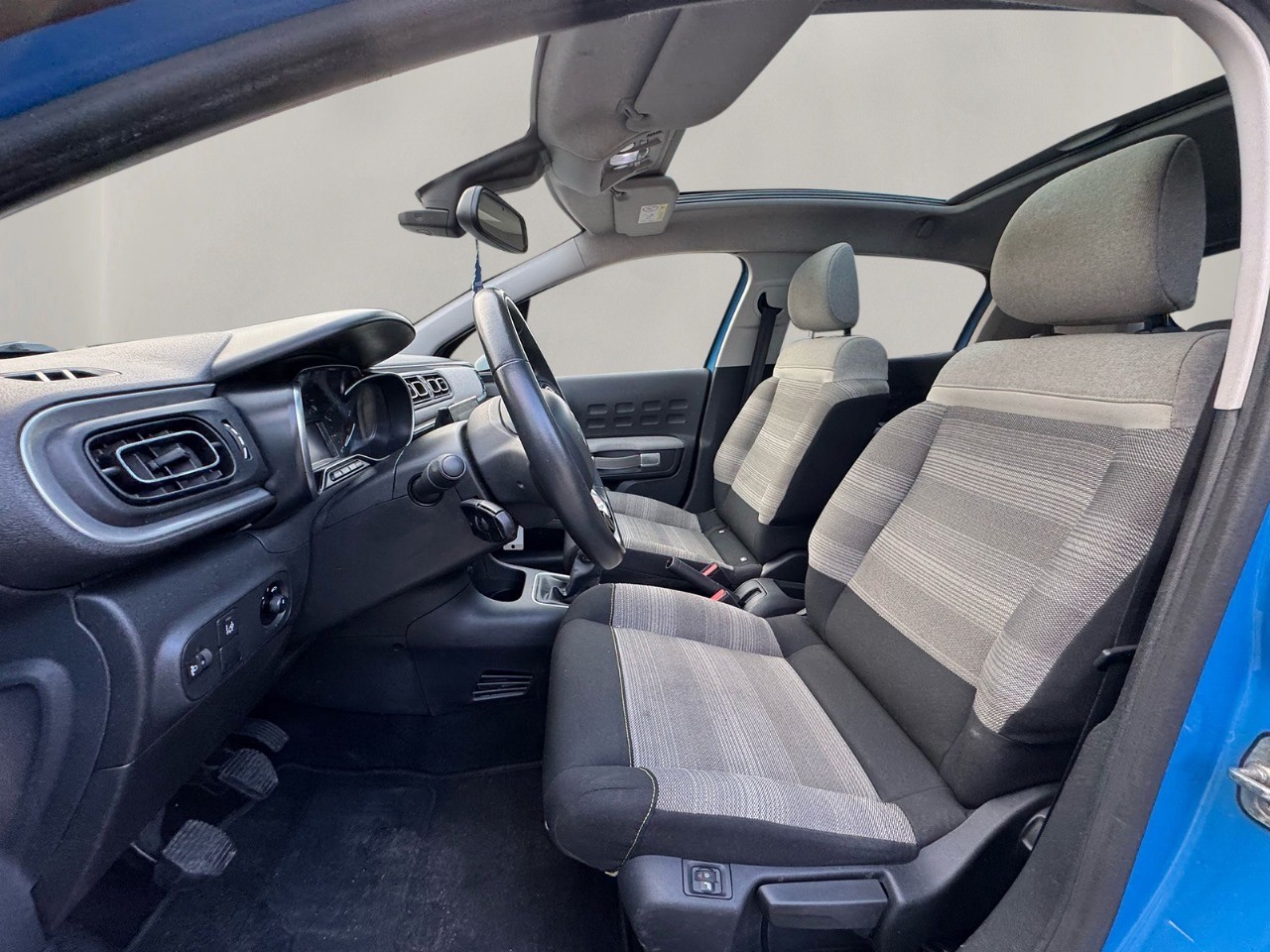 CITROEN C3 1.2i PureTech Feel-image-8