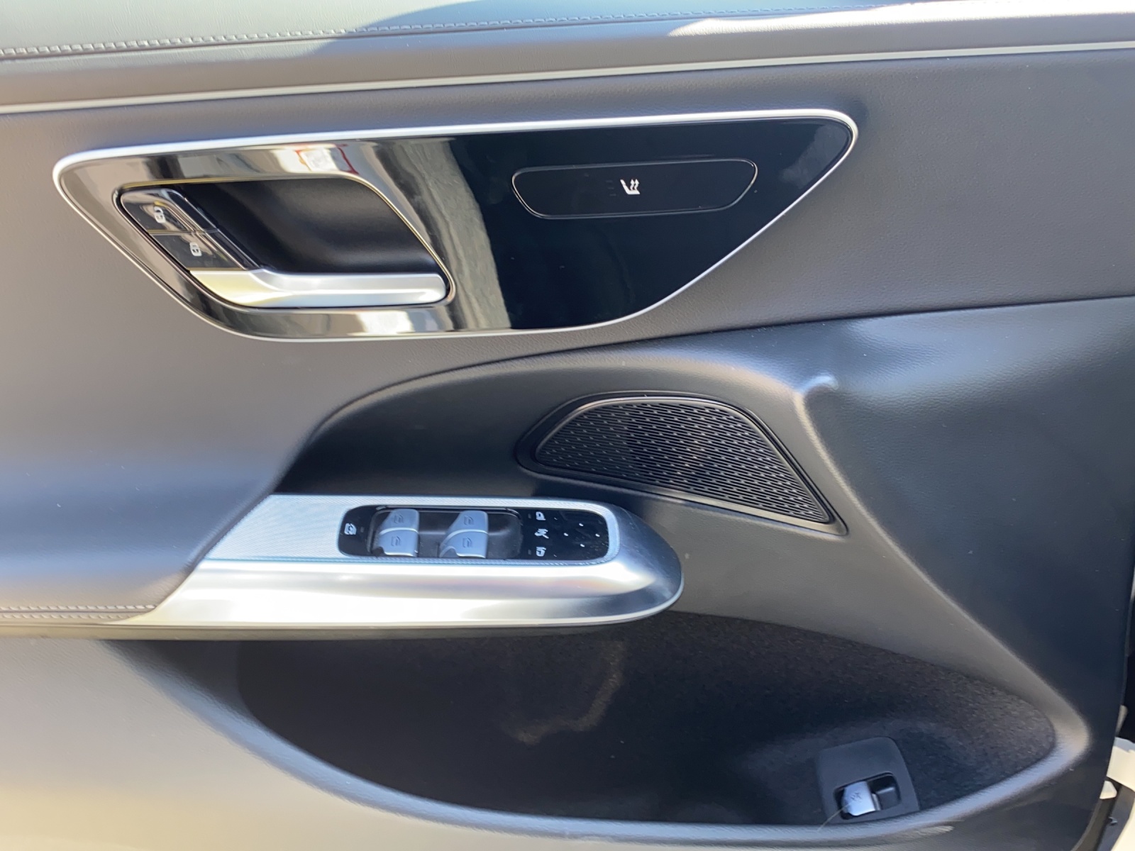 MERCEDES-BENZ E 220 D AMG-Line Night-Paket, Neues Model-image-12