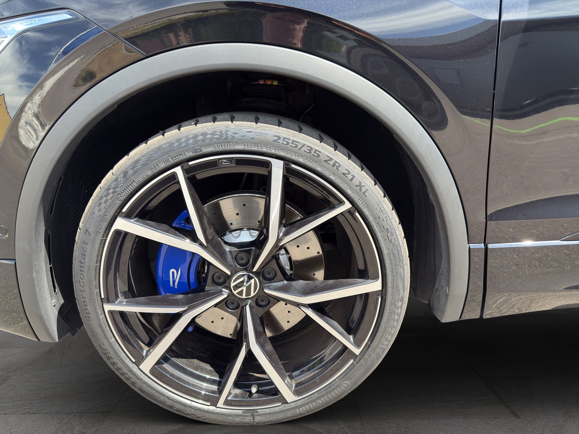 VW Tiguan 2.0TSI R 4Motion DSG-image-23