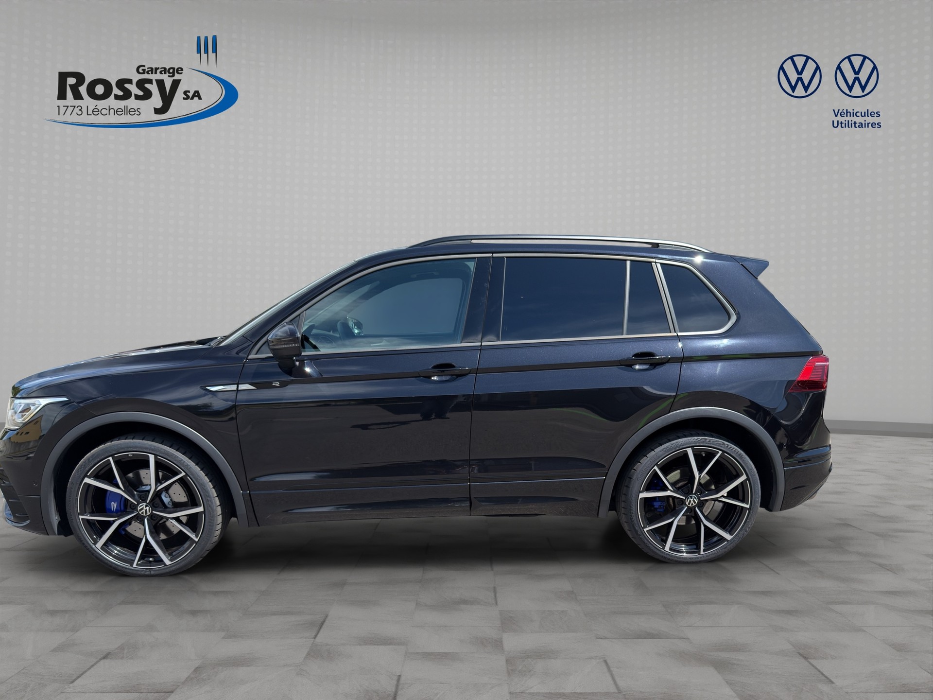 VW Tiguan 2.0TSI R 4Motion DSG-showroom-element-2