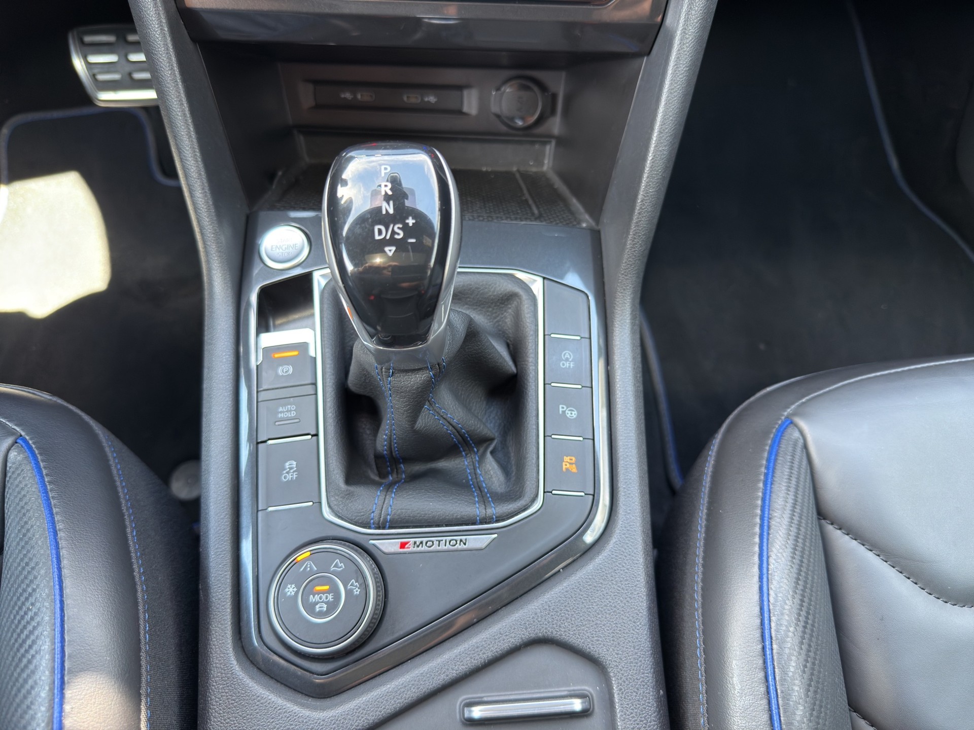 VW Tiguan 2.0TSI R 4Motion DSG-image-15