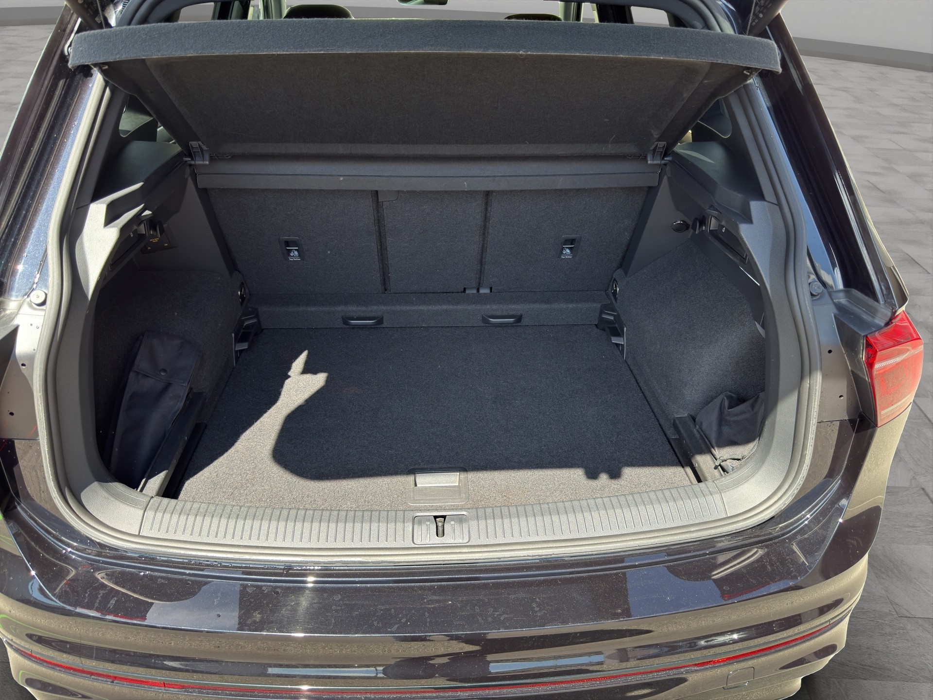 VW Tiguan 2.0TSI R 4Motion DSG-image-21