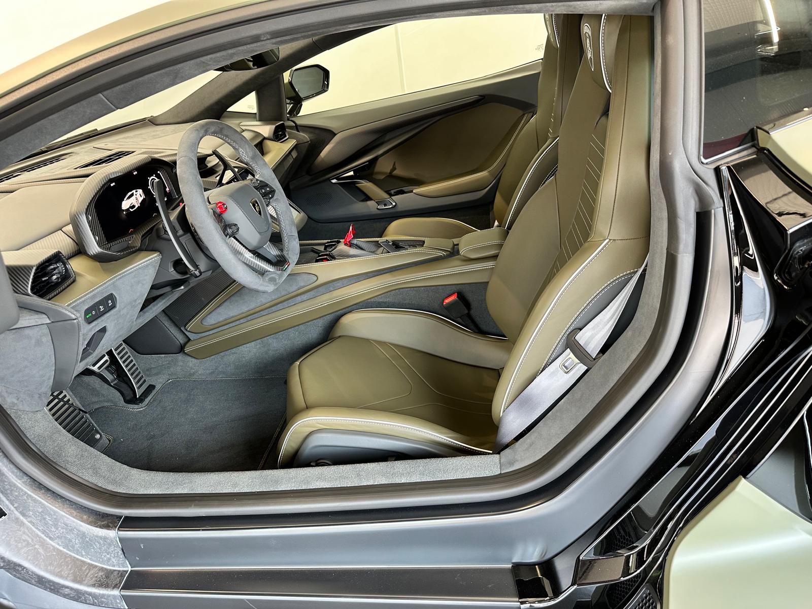 LAMBORGHINI REVUELTO-image-9