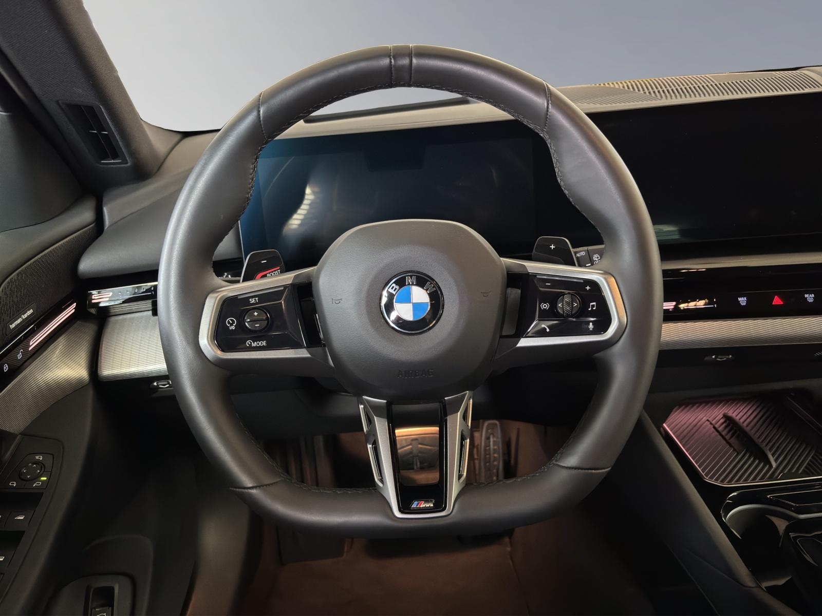 BMW 520d xDrive Touring-image-8