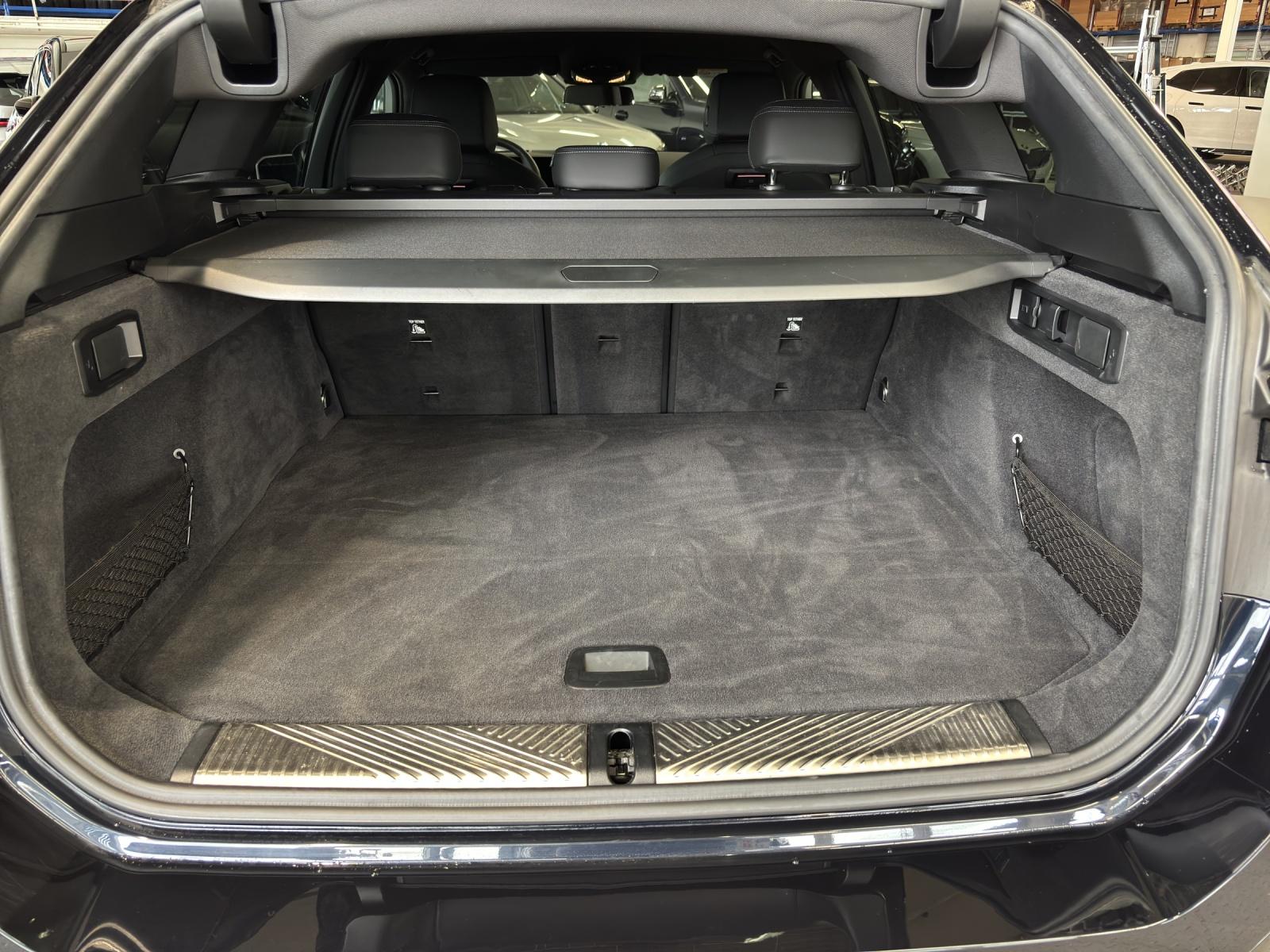 BMW 520d xDrive Touring-image-14