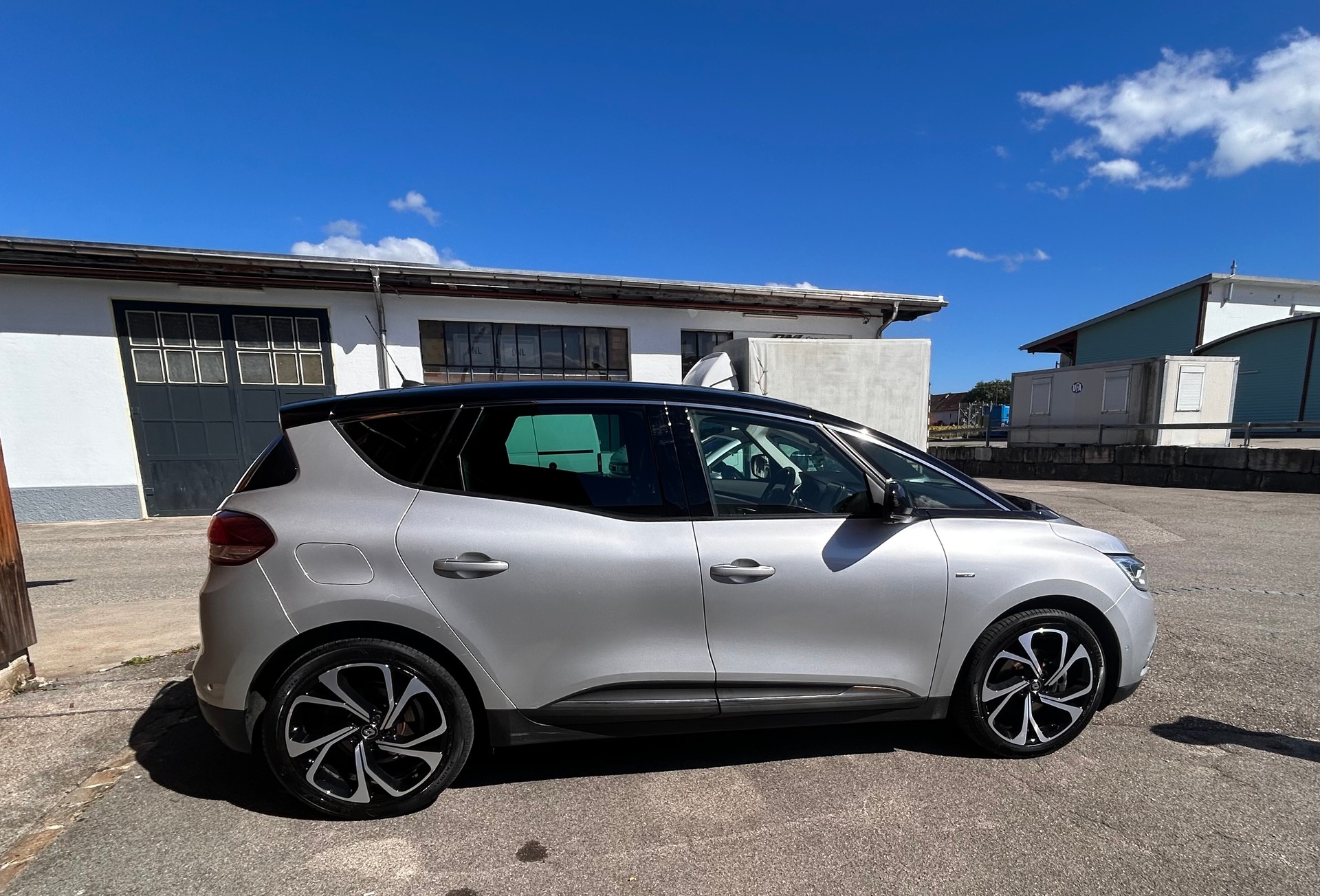 RENAULT Scénic 1.2 16V Turbo Bose-image-0