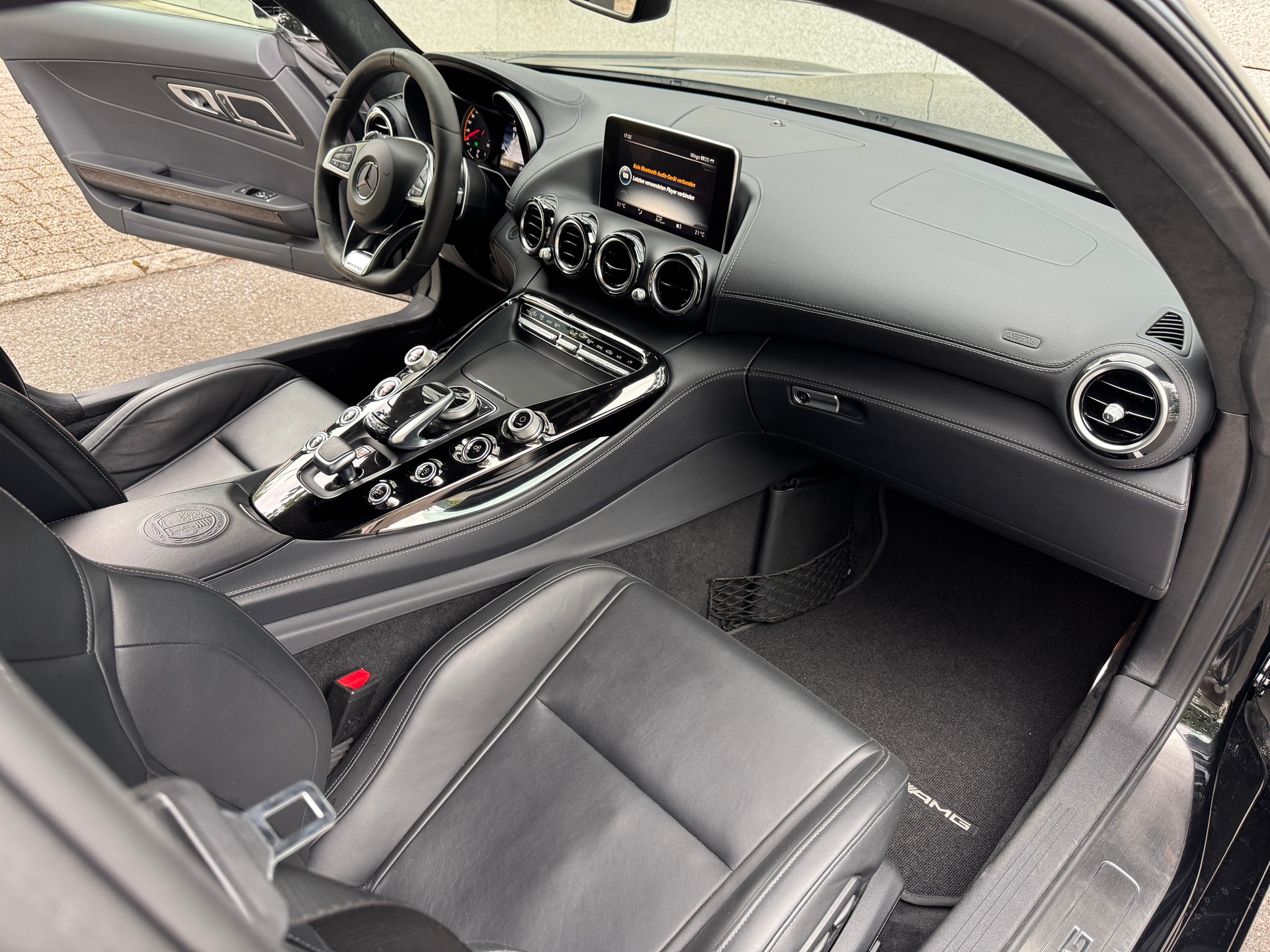 MERCEDES-BENZ AMG GT S 510PS Black Edition° Speedshift DCT [ Performance Sitze ] [ Performance Abgasanlage ] [ AMG Night Paket ]-image-8