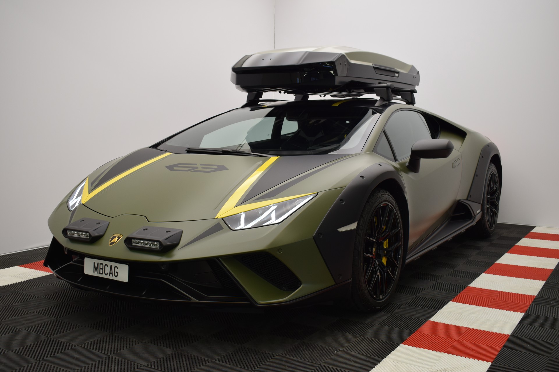 LAMBORGHINI Huracan Sterrato LP610-4 "Verde Turbine, 1 / 1499" CH Fahrzeug-showroom-element-2