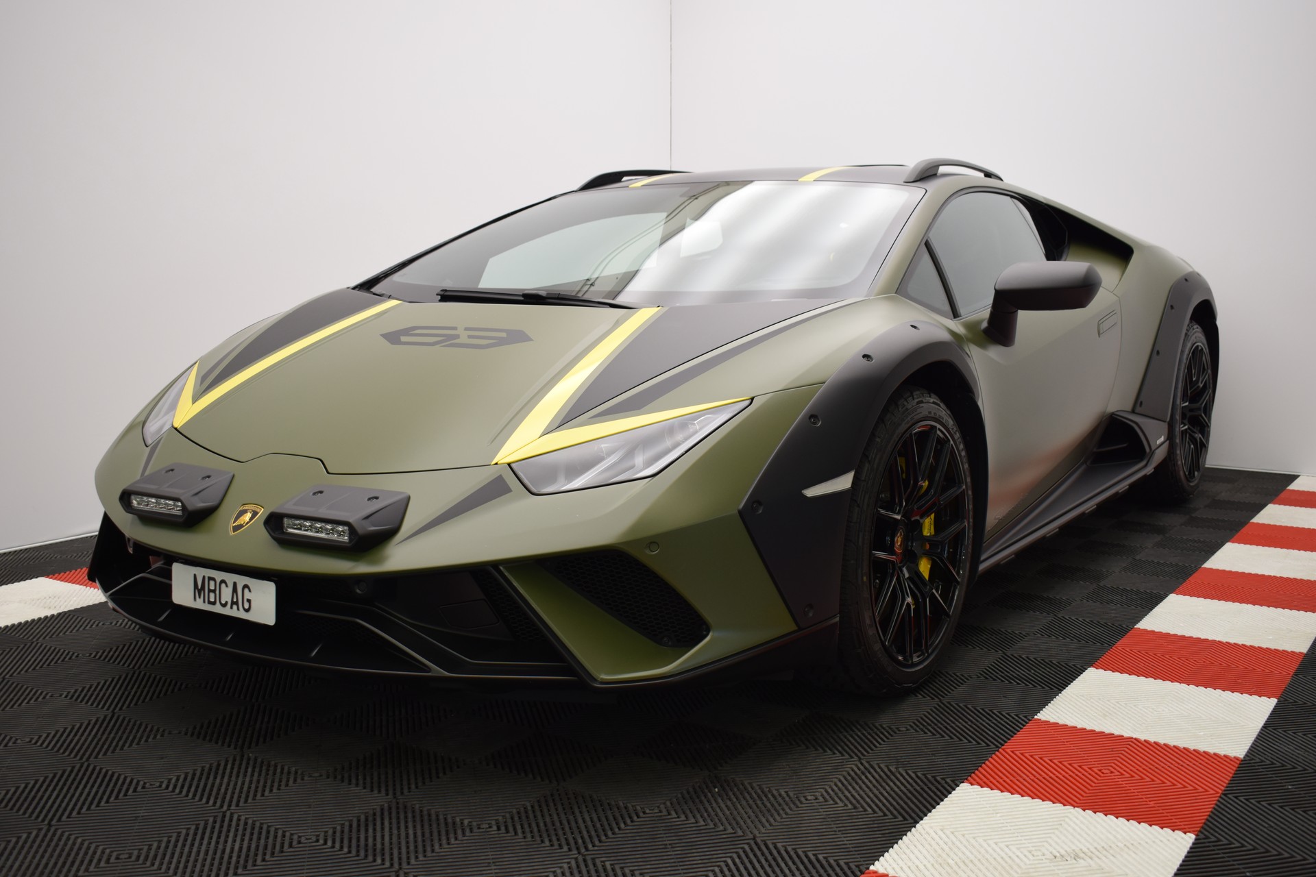 LAMBORGHINI Huracan Sterrato LP610-4 "Verde Turbine, 1 / 1499" CH Fahrzeug-showroom-element-3