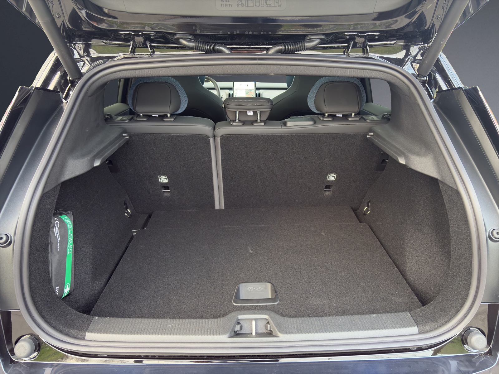 VOLVO EX30 Cross Country E60 69kWh Twin Performance AWD-image-10