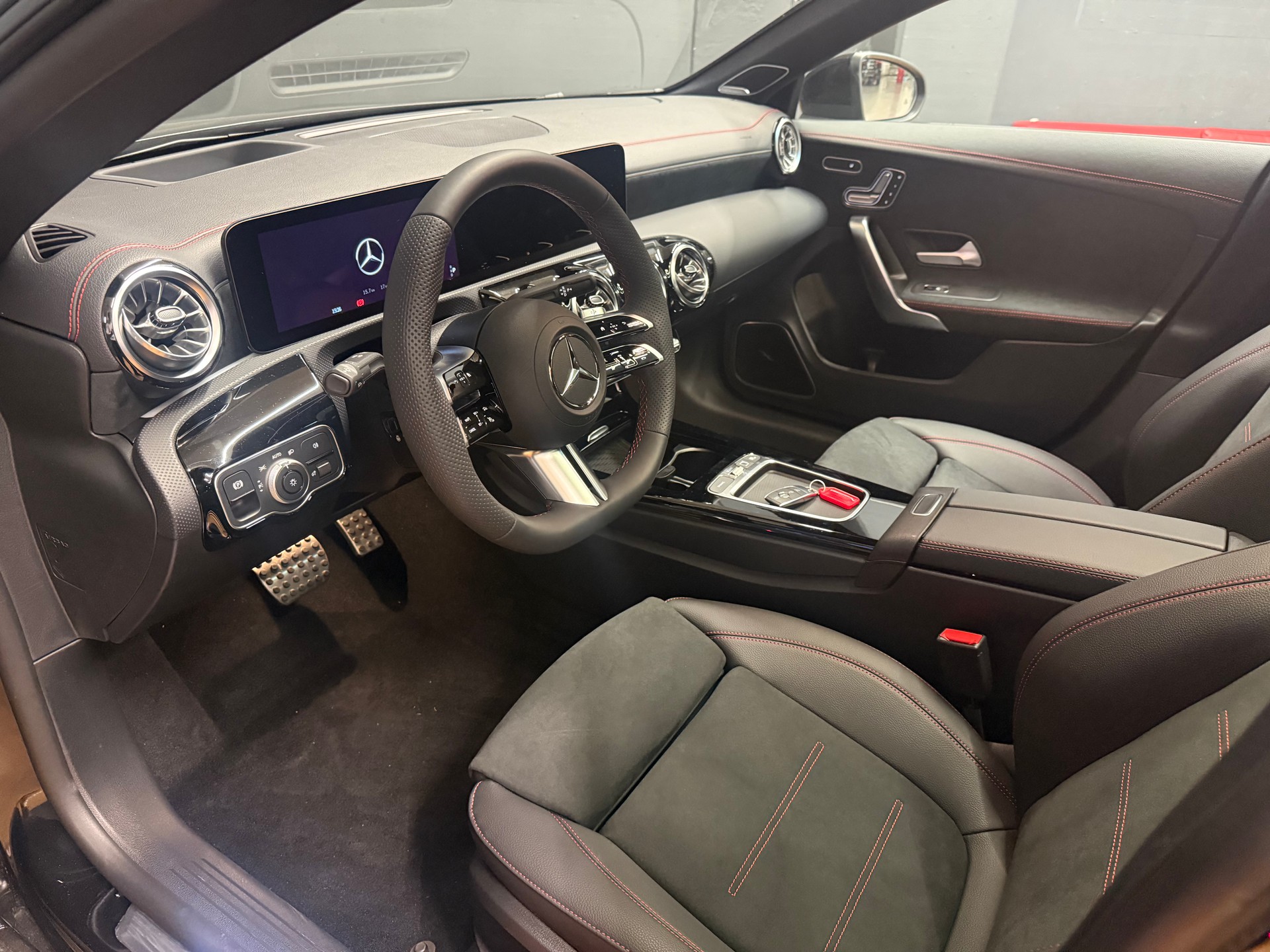 MERCEDES-BENZ CLA 250 4M - DISTRONIC / 360 Grad Kamera / Head-Up Display-image-14