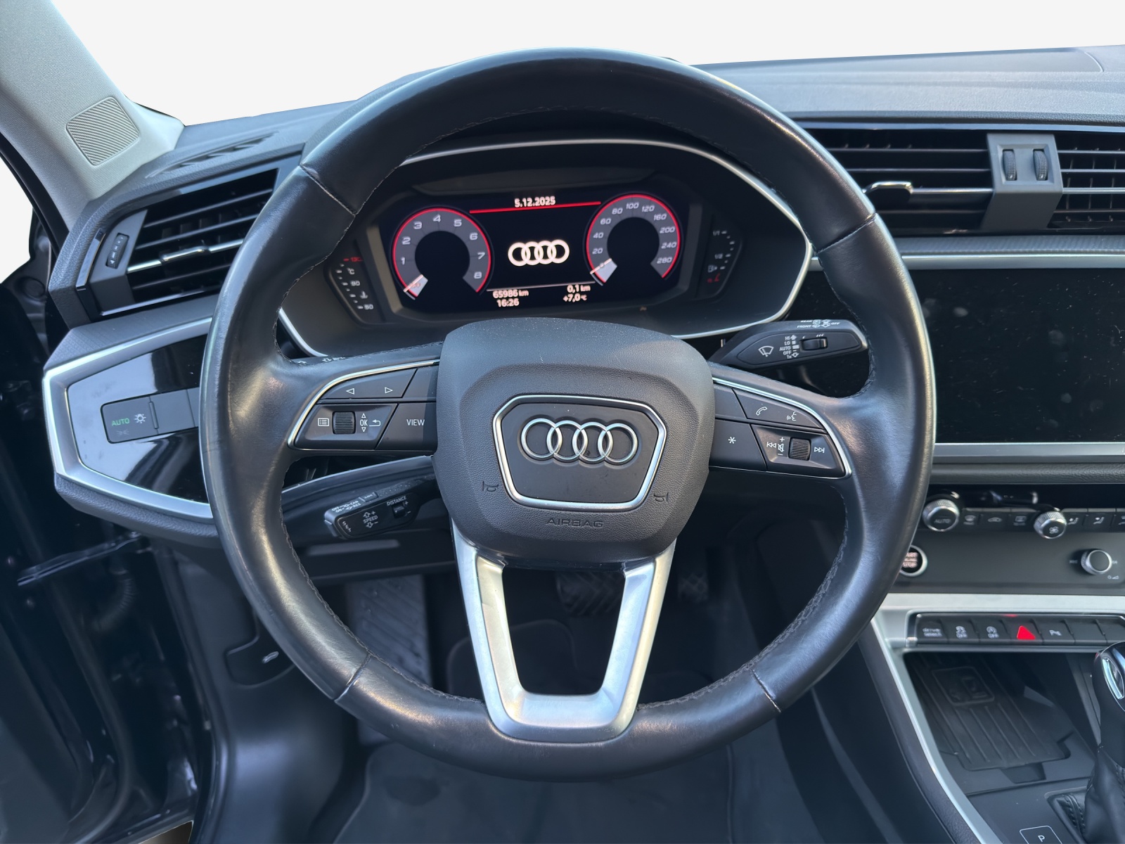 AUDI Q3 Sportback 45 TFSI quattro S-tronic-image-9