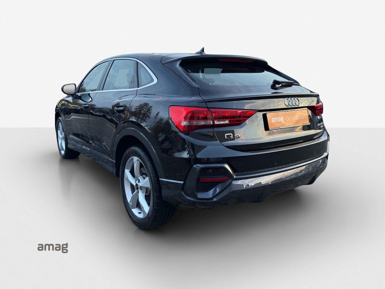 AUDI Q3 Sportback 45 TFSI quattro S-tronic-image-2