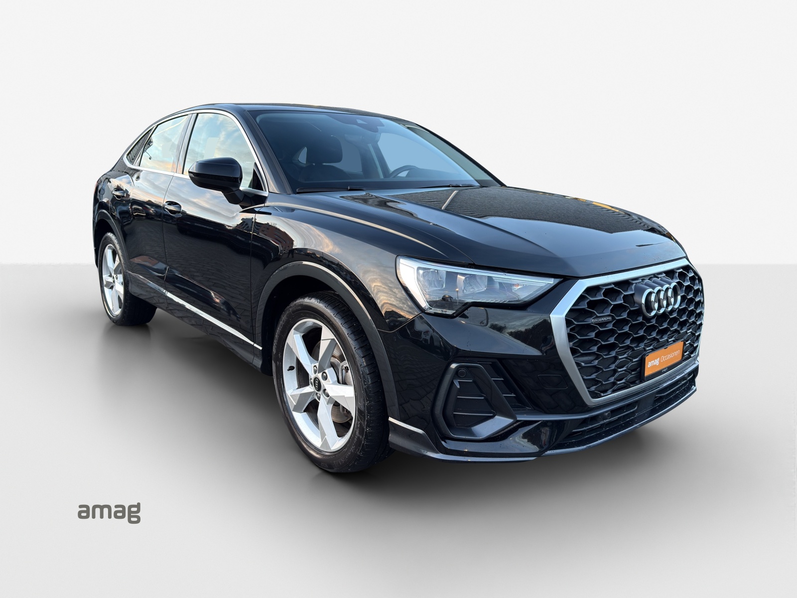 AUDI Q3 Sportback 45 TFSI quattro S-tronic-image-5