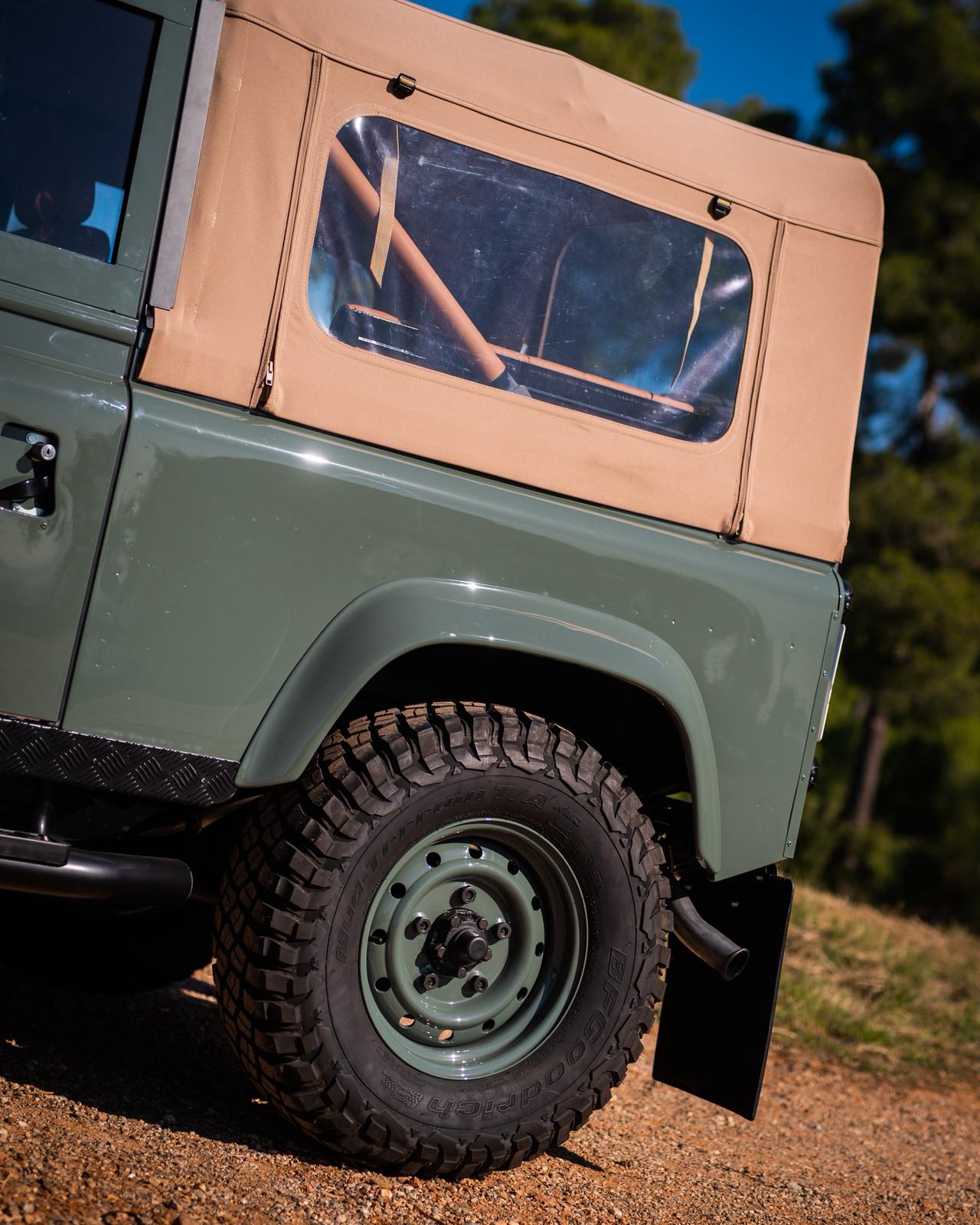 LAND ROVER Defender 90 SW 2.5 Td5-image-16