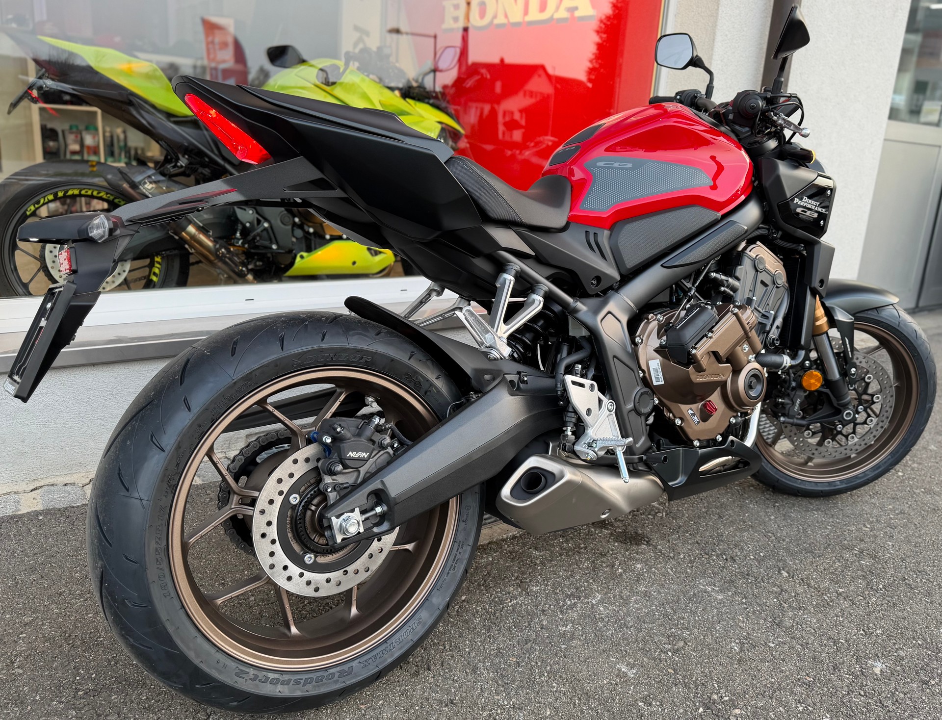 HONDA CB 650 R E-Clutch - 2026-showroom-element-3