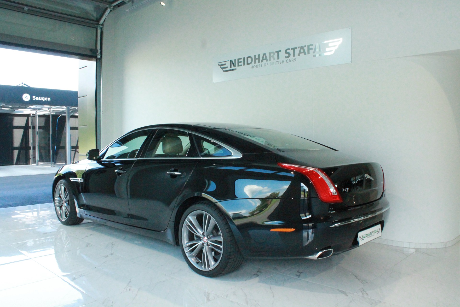 JAGUAR XJ 3.0d V6 Supersport Automatic-showroom-element-1