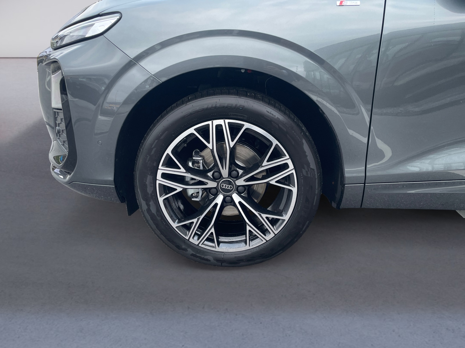 AUDI Q3 SUV 110 kW TFSI S tronic-image-13