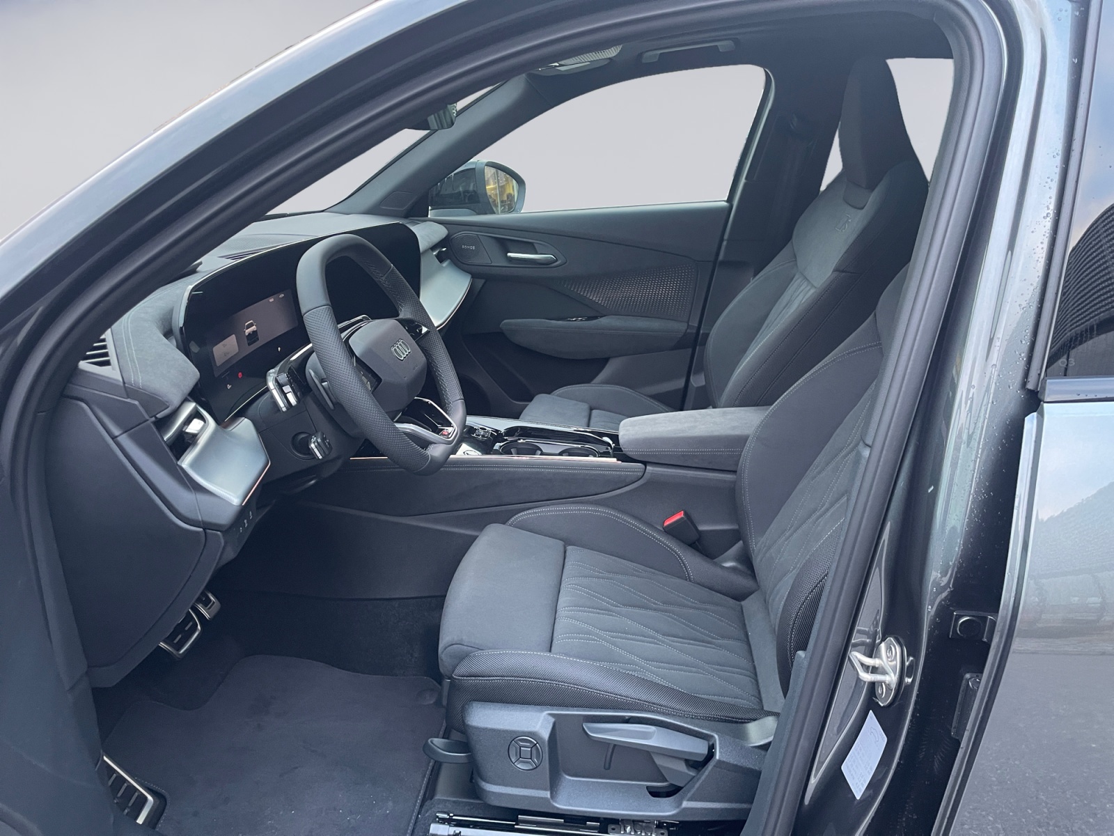 AUDI Q3 SUV 110 kW TFSI S tronic-image-8