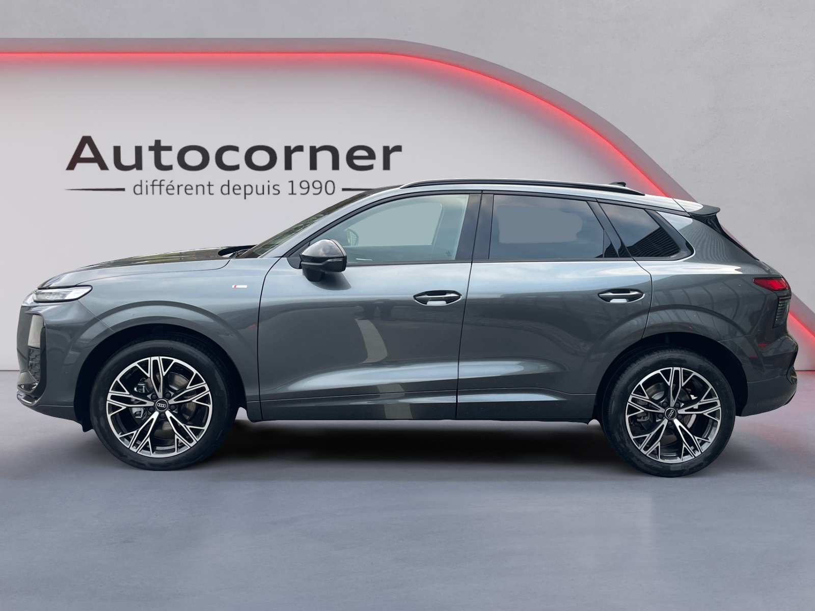 AUDI Q3 SUV 110 kW TFSI S tronic-image-1